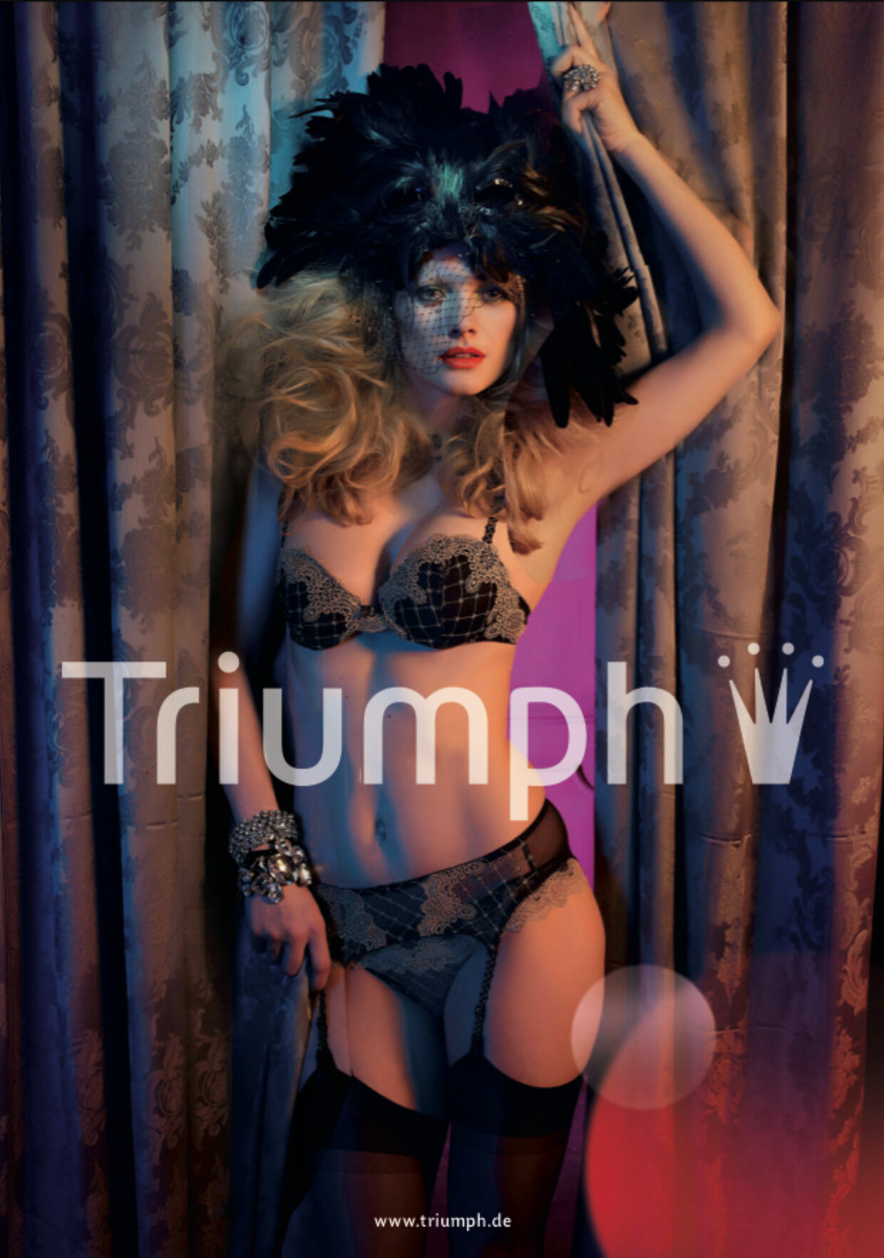 Triumph---Burlesque_Ad_Campaign_imagespy_Advertorial3.jpg
