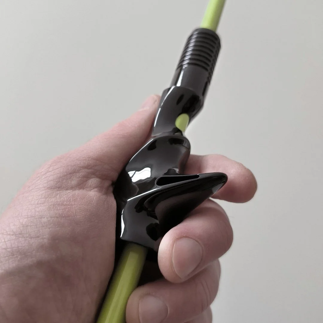 Baitcaster-Spinnrute für das Angeln auf Barsch mit einem Fuji ACS Rollenhalter
