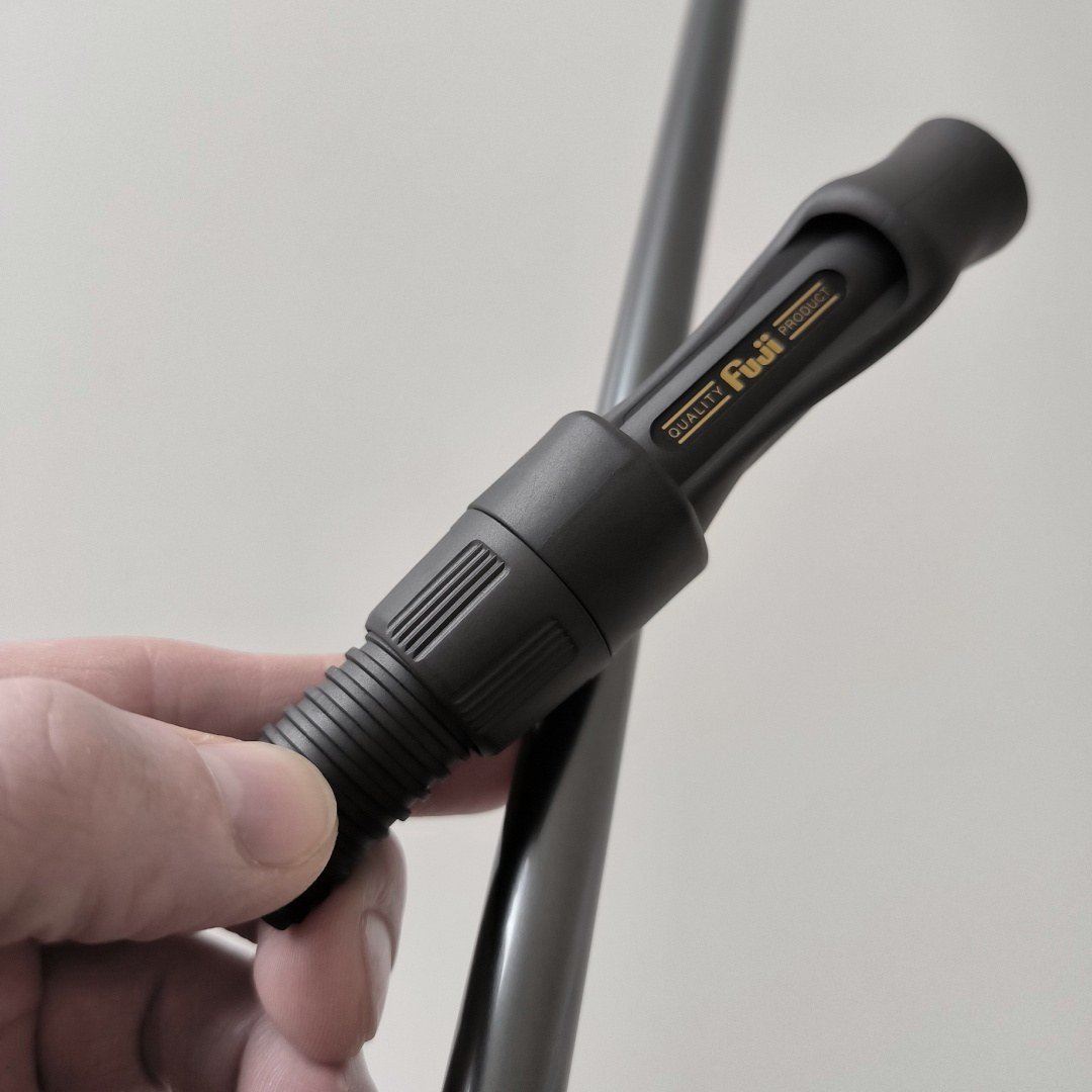 Bauteile für den Aufbau einer Angelrute mit einem Fuji Rollenhalter