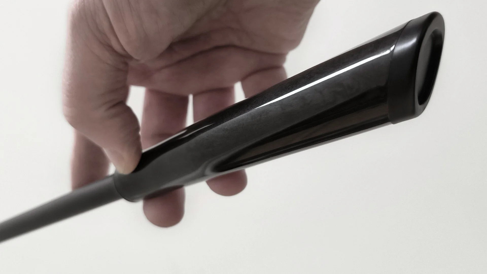 Carbongriff von einer Spinnrute für das Angeln auf Barsch
