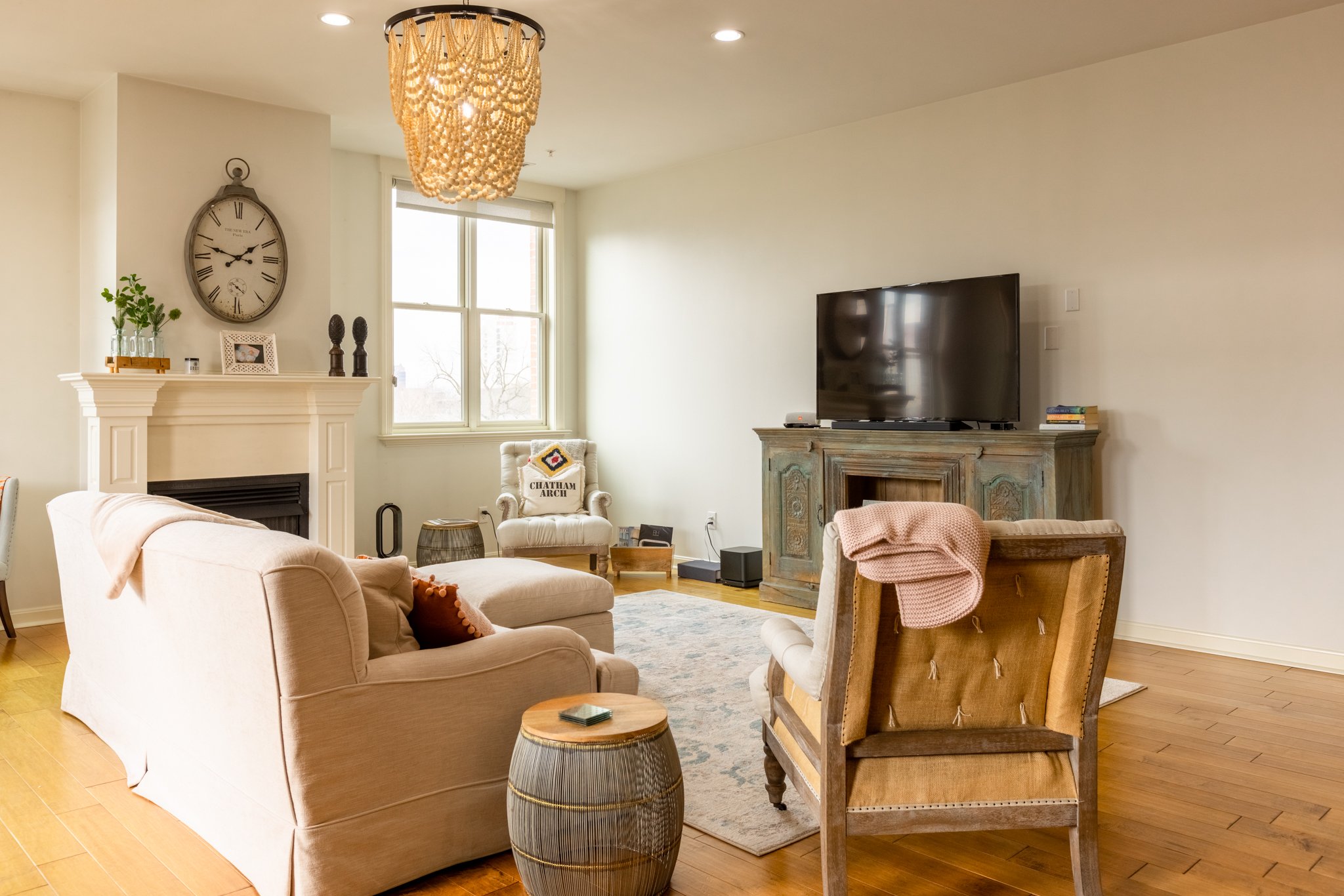 Mass_Ave_LivingRoom_2.jpg