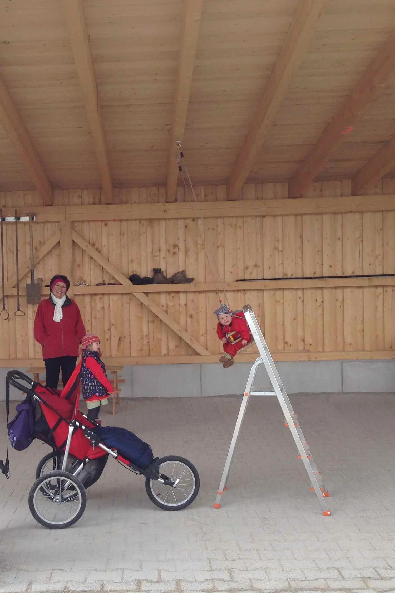 ... und die Nutzung als Schaukelhalle kann aufgenommen werden.