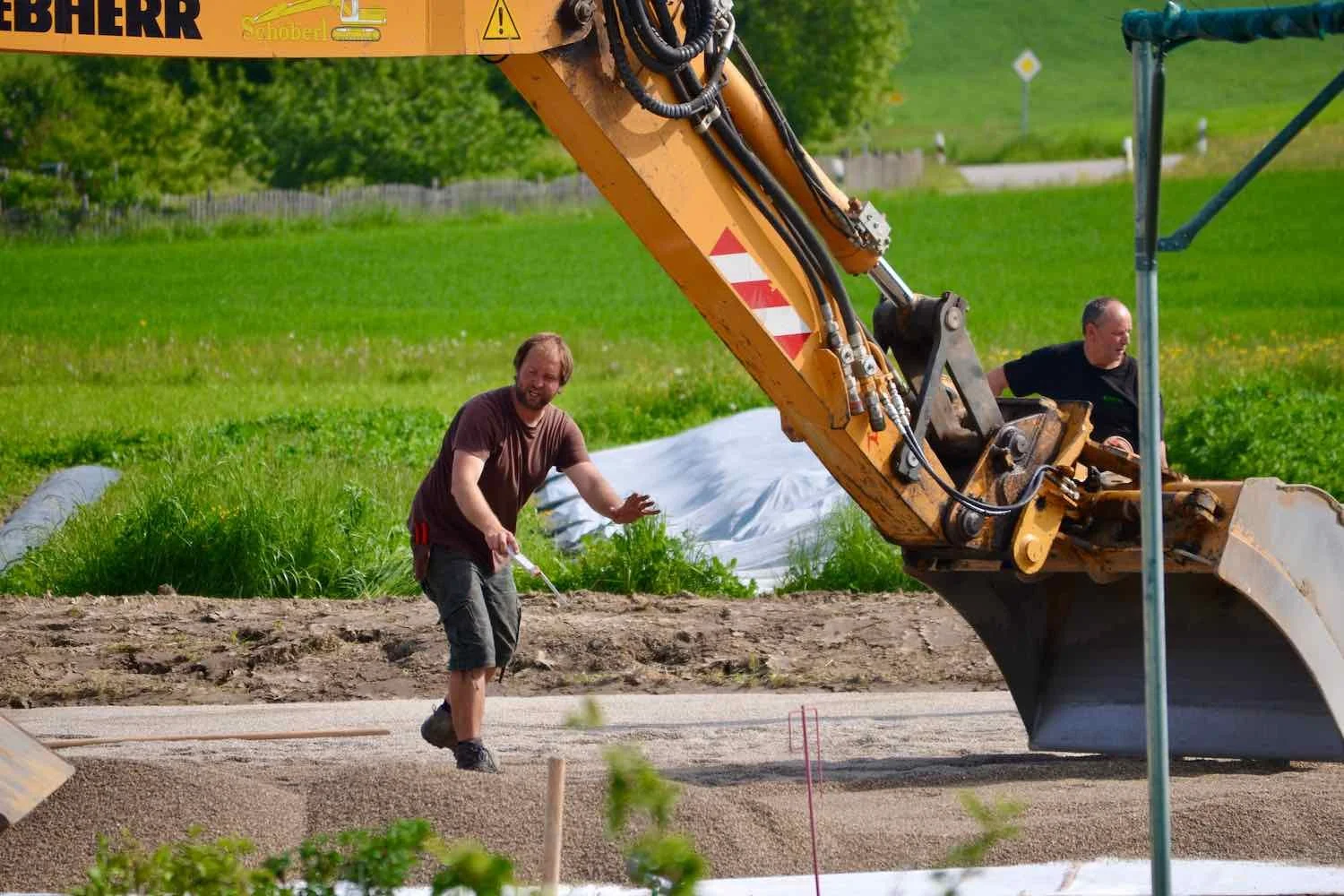 Die Stellflächen für die Töpfe bestehen aus einem 10cm dicken Bett aus Splitt. 