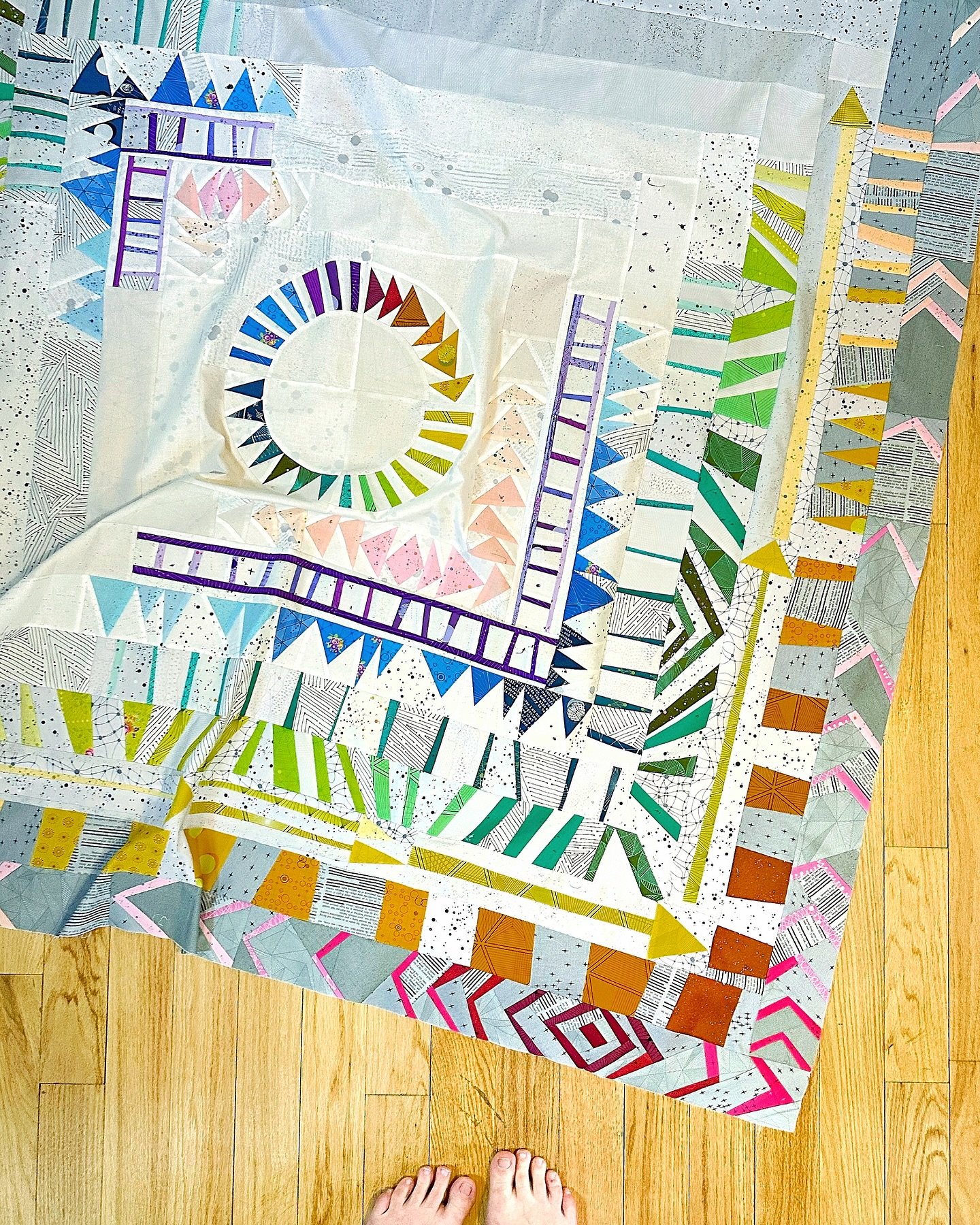 This was a fun bit of playtime.

I&rsquo;m teaching a workshop on approaching improv with foundation paper piecing at @smithowensewing in Grand Rapids next week. Few spots left if you wanna join! Check out their site for details.
&bull; &bull; &bull;