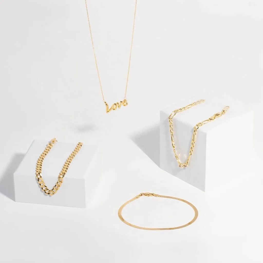 SWIPE. The sketch vs the final image. 
Creating a shoot plan involves a lot of researching, mood-boarding, collecting data, sketching, prop scouting, searching for references, and much more. 
However, I love putting it all together for the client.