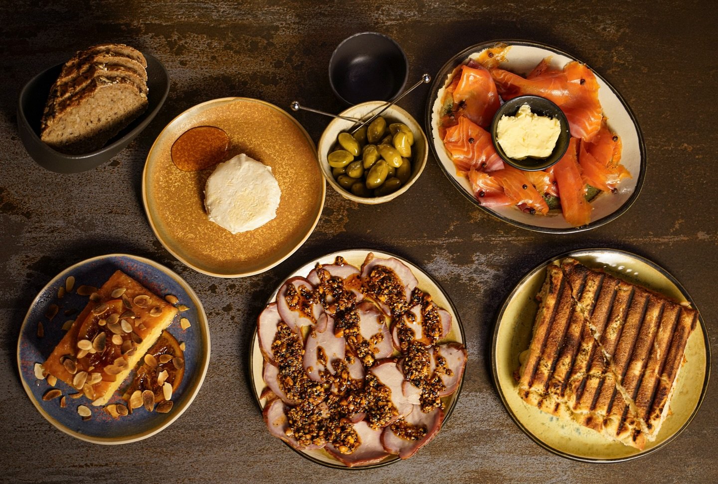 D&eacute;couvrez notre s&eacute;lection de petites assiettes ✨

@littleoak.saveurs 
@desrevesetdupain 

𝗟𝗲 𝗤𝘂𝗮𝘁𝗿𝗶𝗲̀𝗺𝗲 𝗧𝗶𝗲𝗿𝘀
Bar &agrave; cocktails et Spiritueux
www.barlequatriemetiers.com
📍10 Rue Roucher - Montpellier
Du mardi au sa
