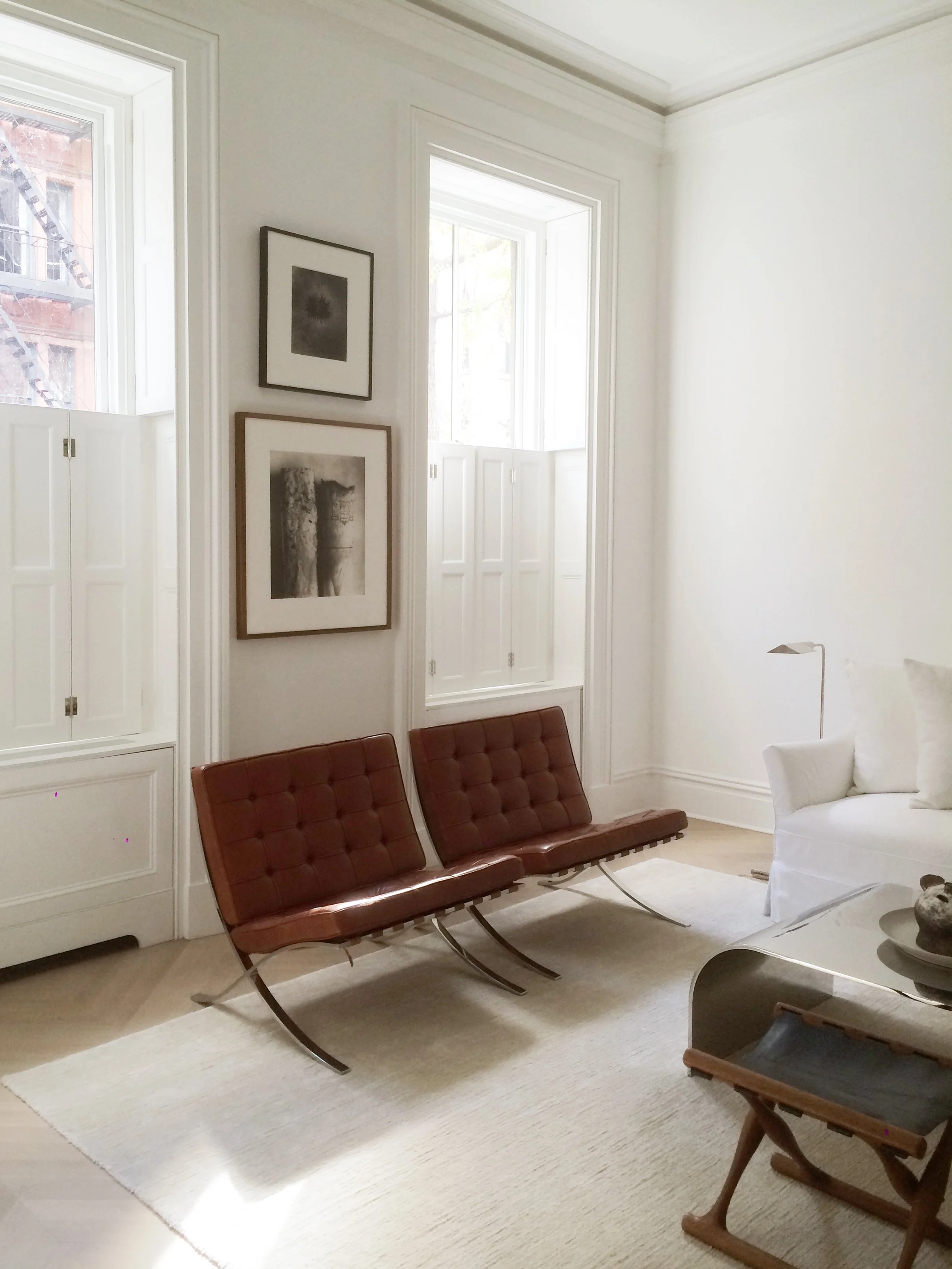 modern living room in Fabien Baron's west village townhouse by JGNA