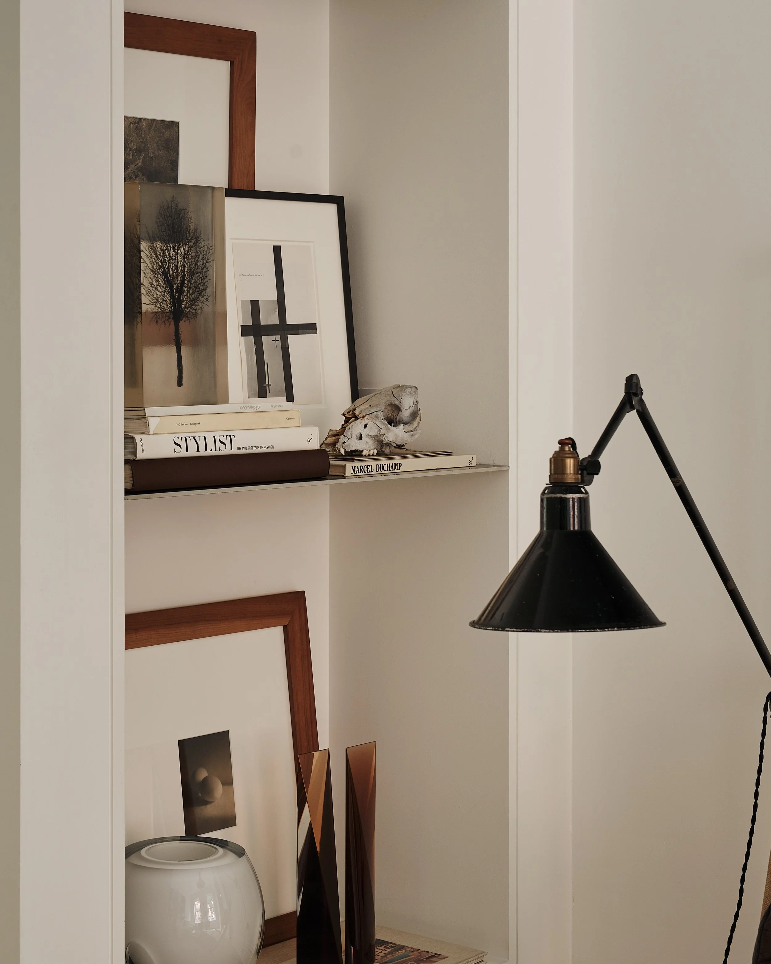 library shelf and lamp fabien baron west village residence by JGNA