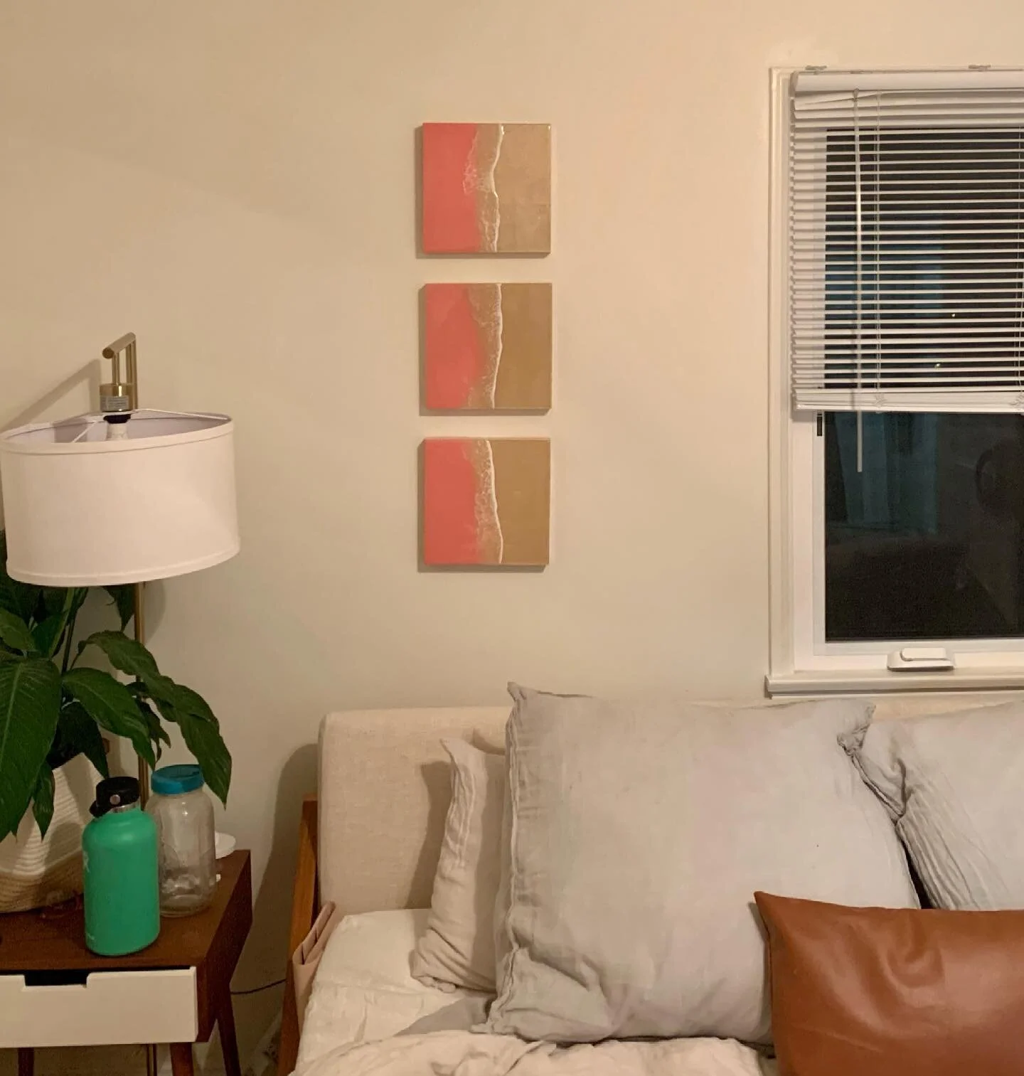 Lining up the dreamscape

Not pictured: giant pile of clothes on foot of bed; 47 dog toys 

#resin #resinart #resinpainting #liquidpainting #fluidart #art #pink #ocean #oceanscape #makethings