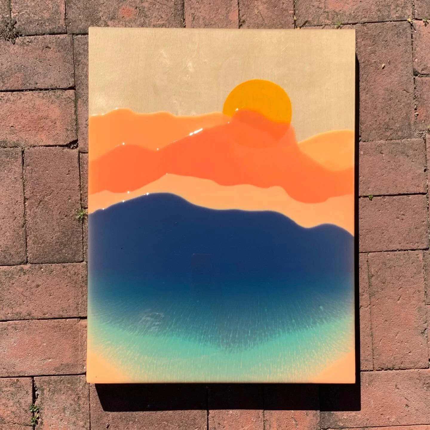 Sunrise on the lake 🌄 

#resin #resinart #fluidart #sunrise #sunset #mountainpainting #mountainsunrise #lake #mountains