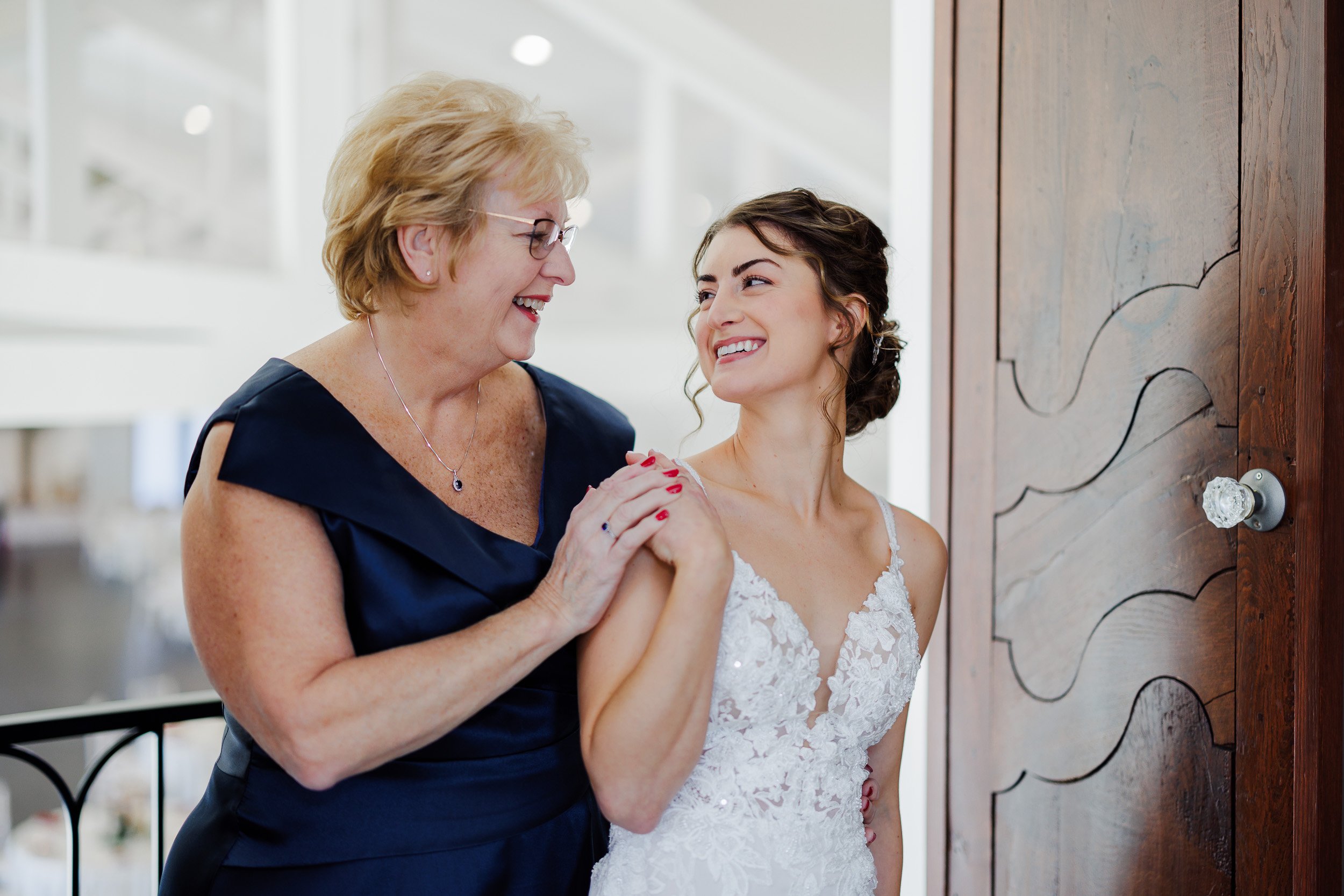 CharlotteWeddingPhotographer_FieldsAtSkycrest-5.jpg