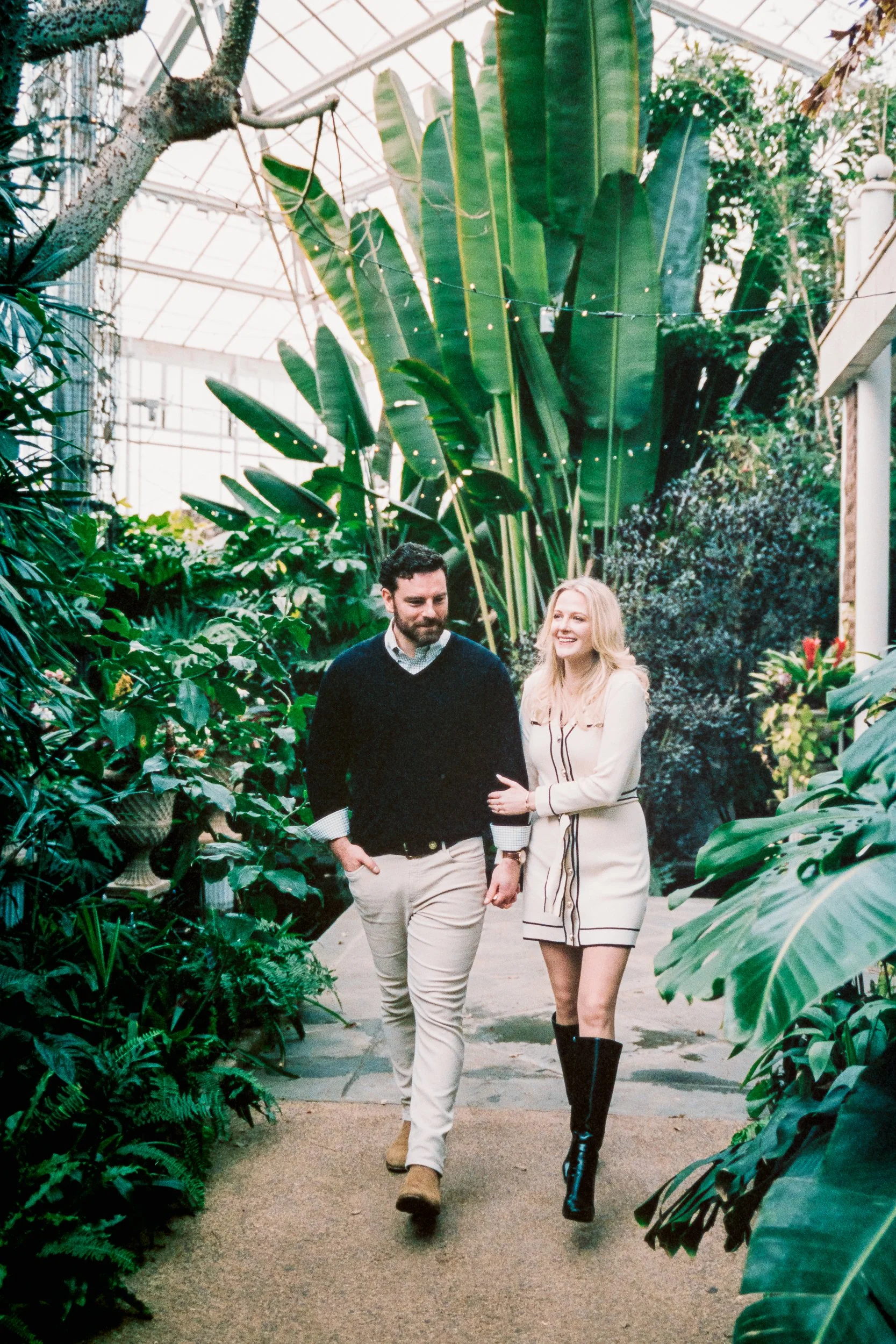 EngagedProposalProposingDanielStoweConservancyBelmontWilliamsonConservatory_ParksPictures