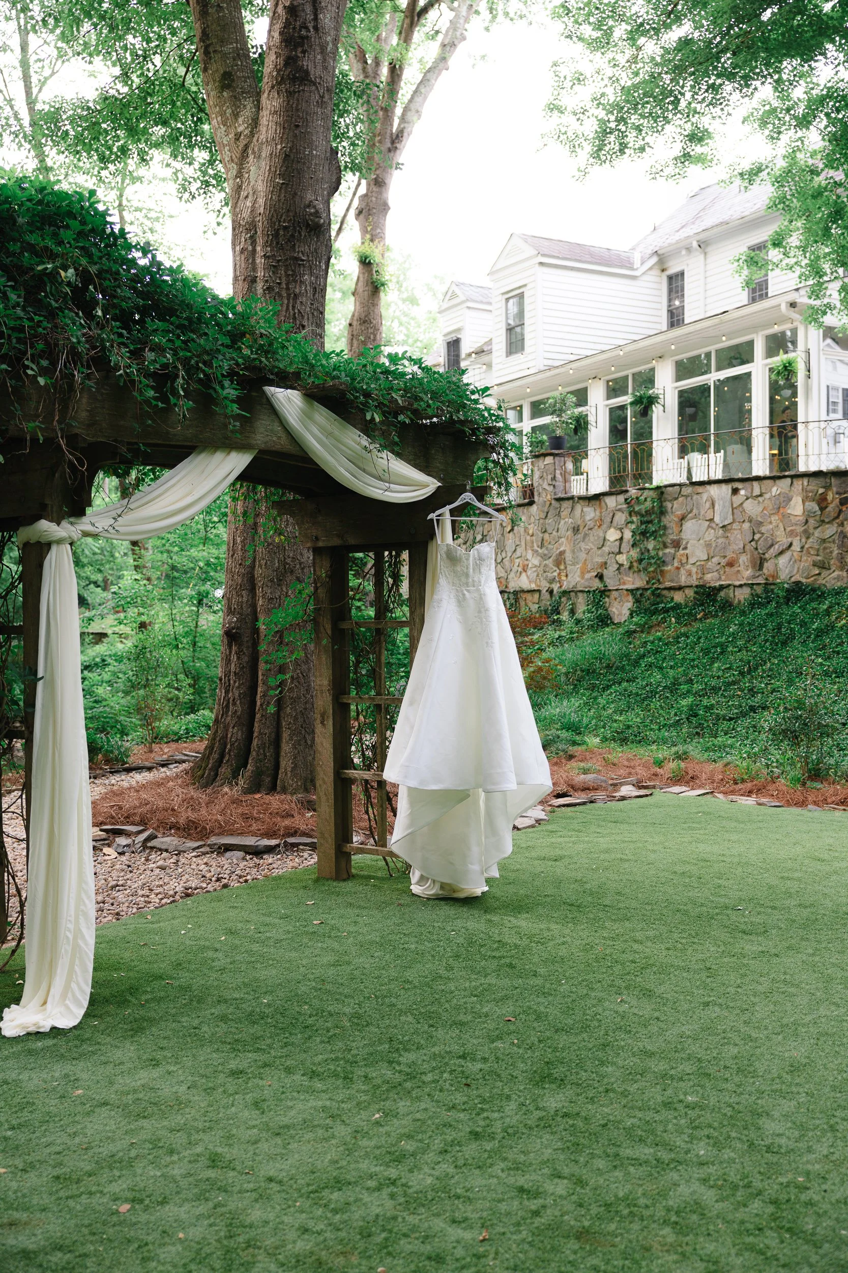 ClemsonAlumniWedding_RobertsonHomesteadRockHillSC_FilmPhotographer_ParksPictures