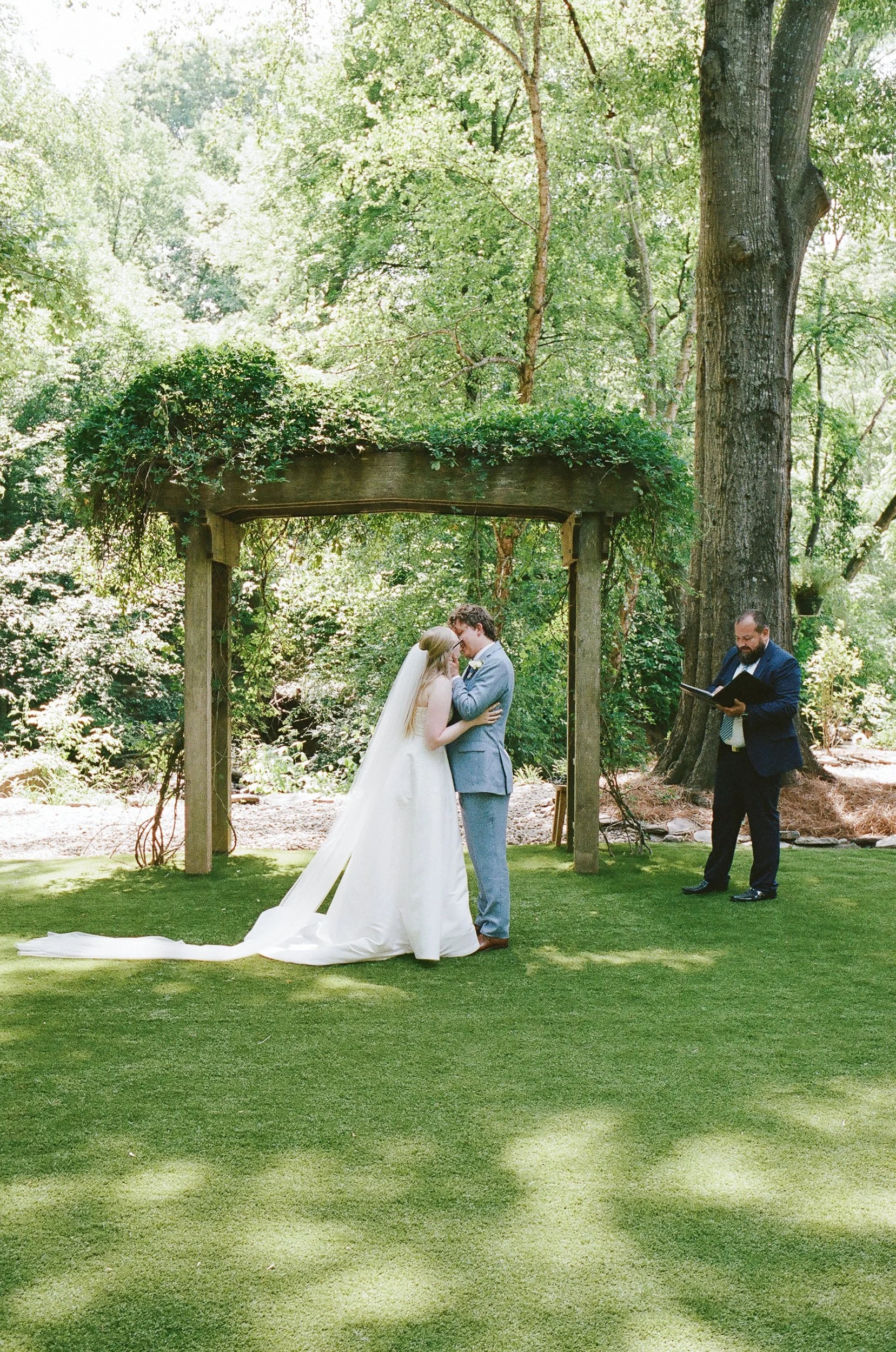 RobertsonHomesteadRockHill_WeddingPhotographers_ParksPictures-2-3.jpgClemsonAlumniWedding_RobertsonHomesteadRockHillSC_FilmPhotographer_ParksPictures
