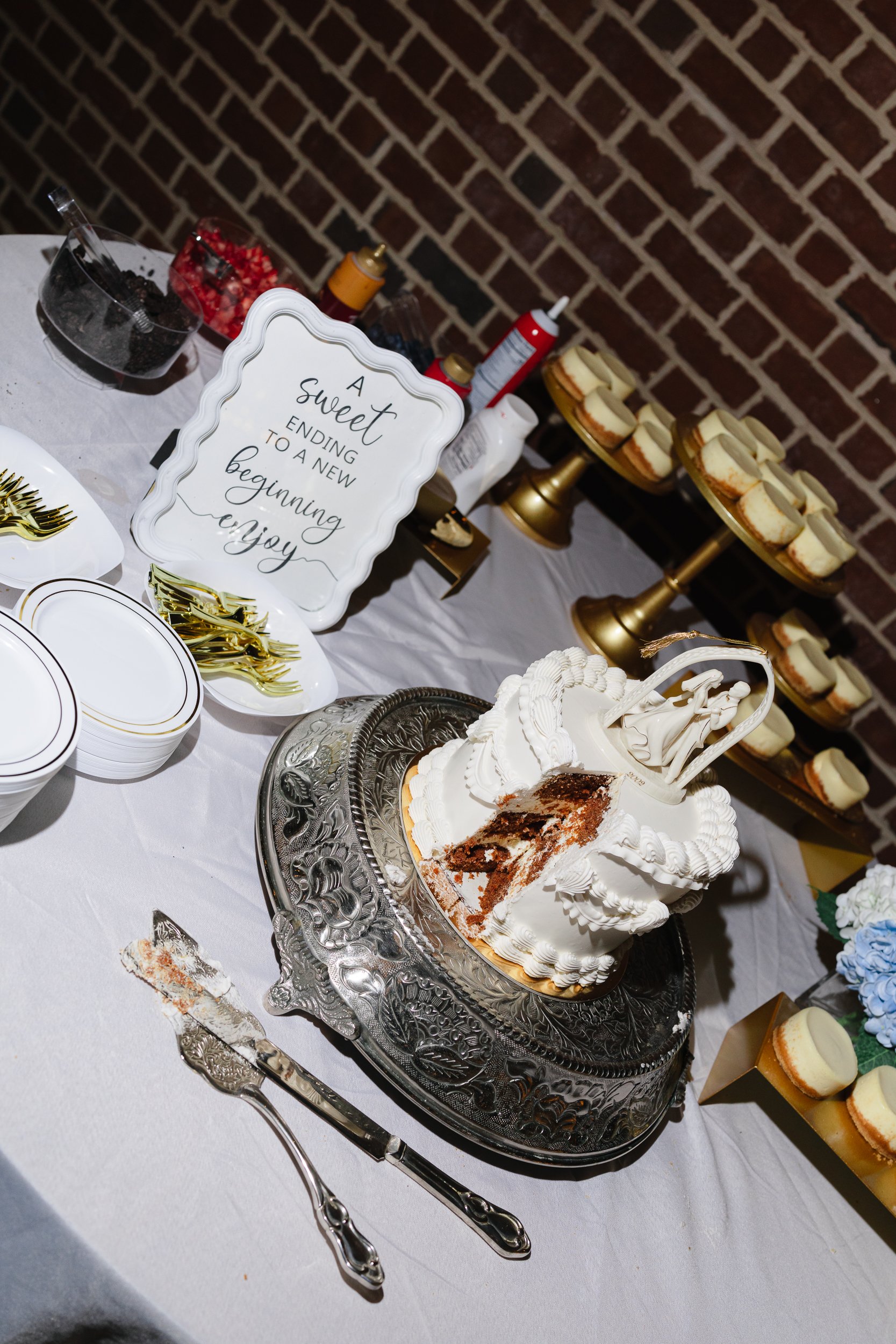 CroweMansionWeddingLincolnton_CharlotteNCFilmWeddingPhotographer_ParksPictures