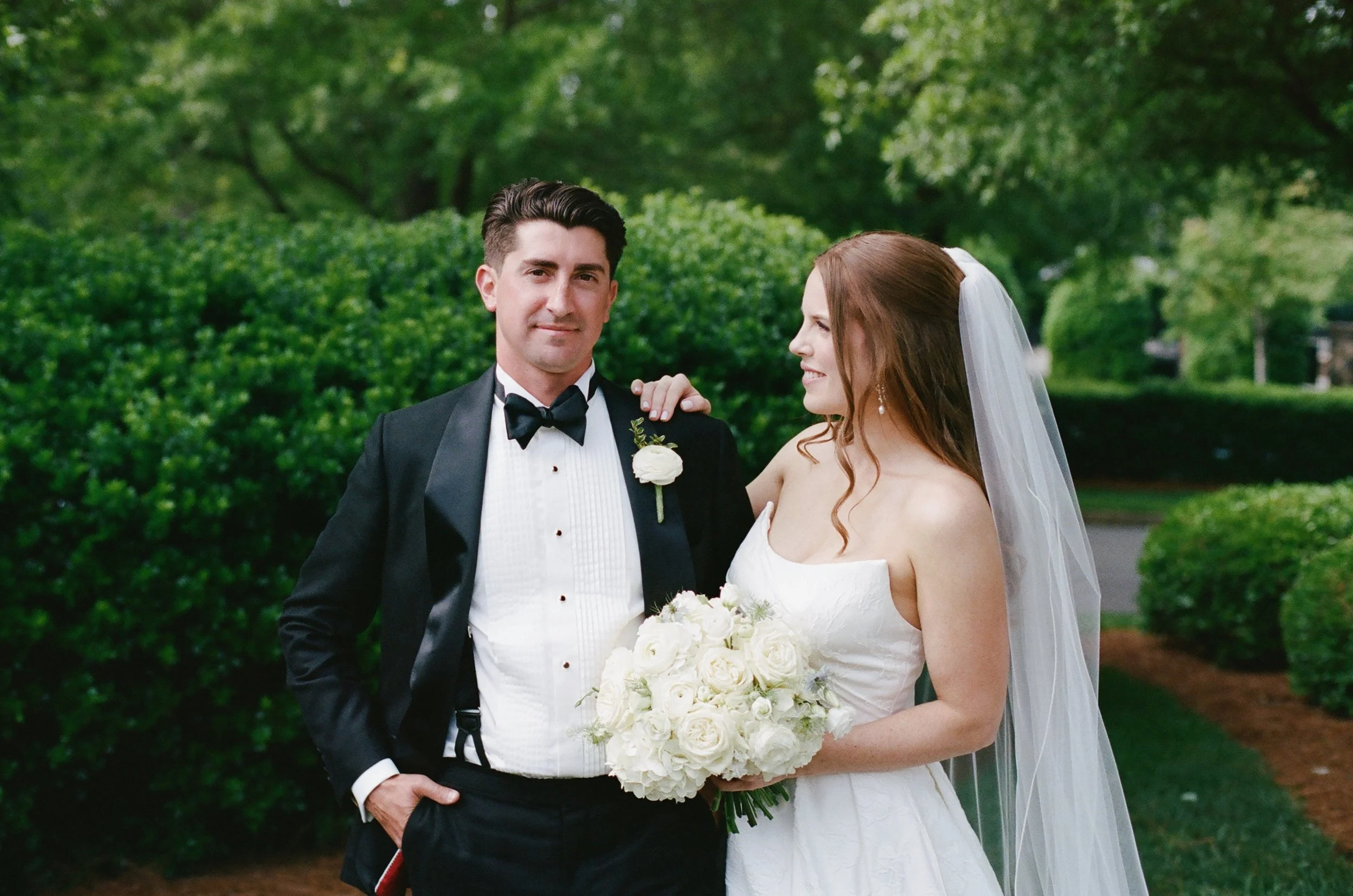 St.MatthewCatholicChurch_ClubAtLongview_CharlotteFilmWeddingPhotographer_ParksPictures