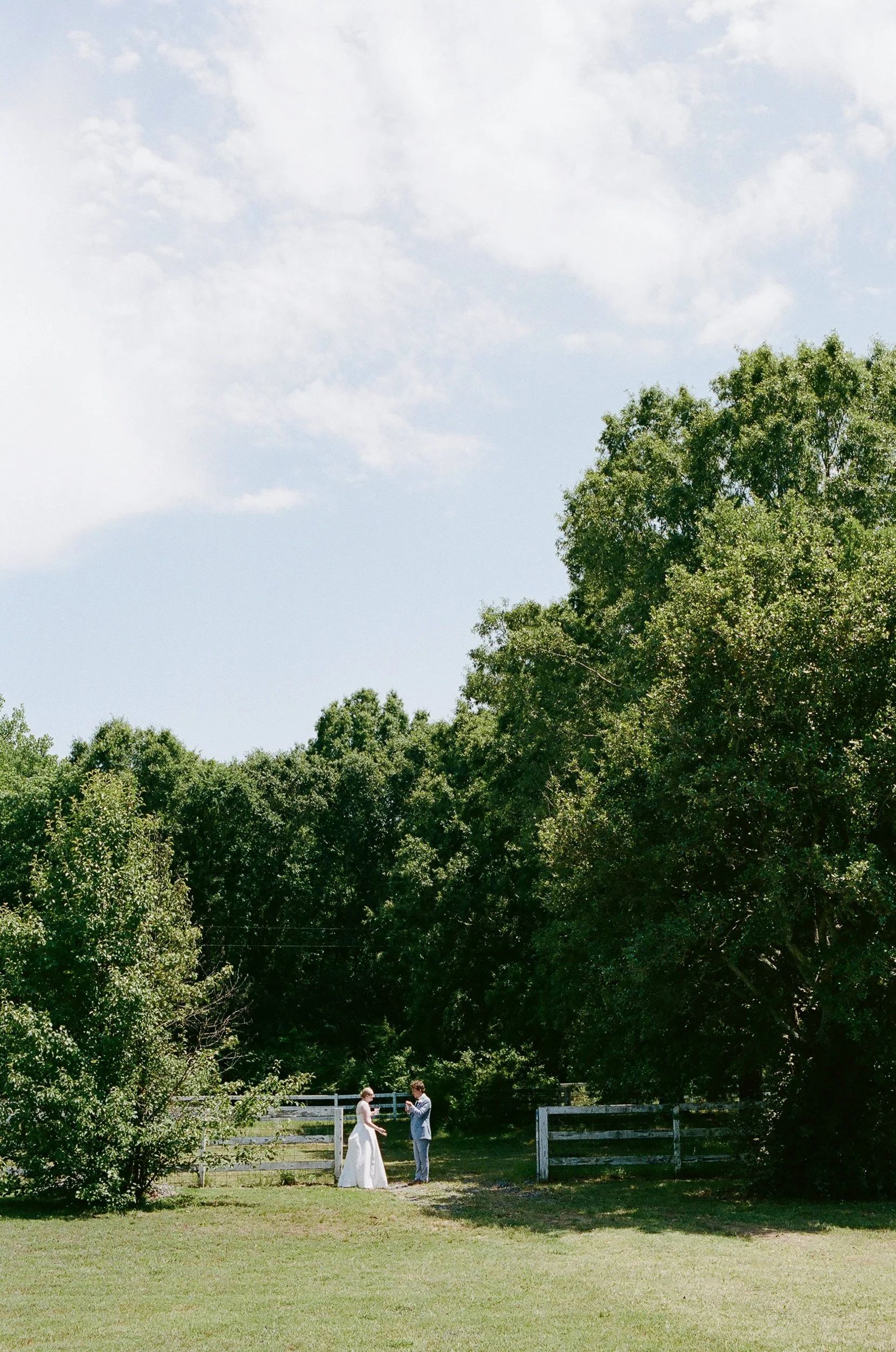 ClemsonAlumniWedding_RobertsonHomesteadRockHillSC_FilmPhotographer_ParksPictures