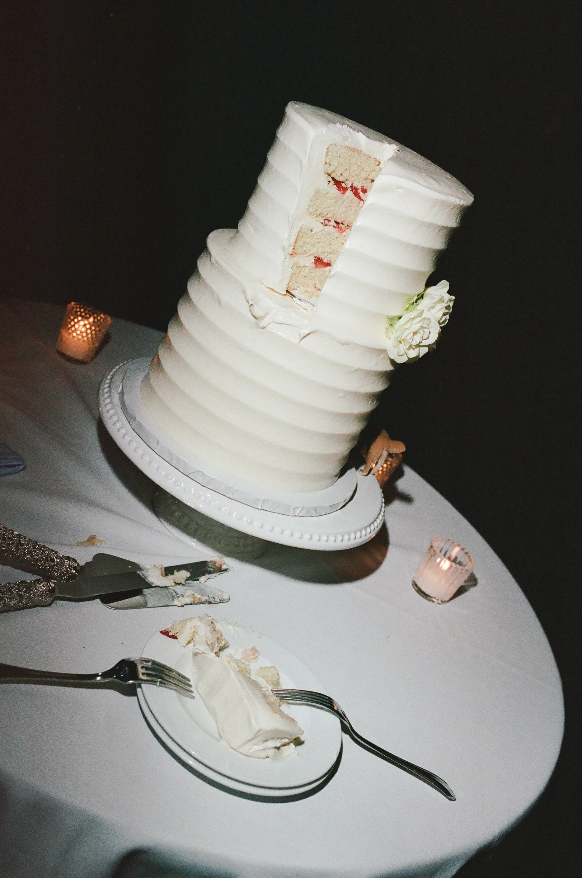 St.MatthewCatholicChurch_ClubAtLongview_CharlotteFilmWeddingPhotographer_ParksPictures