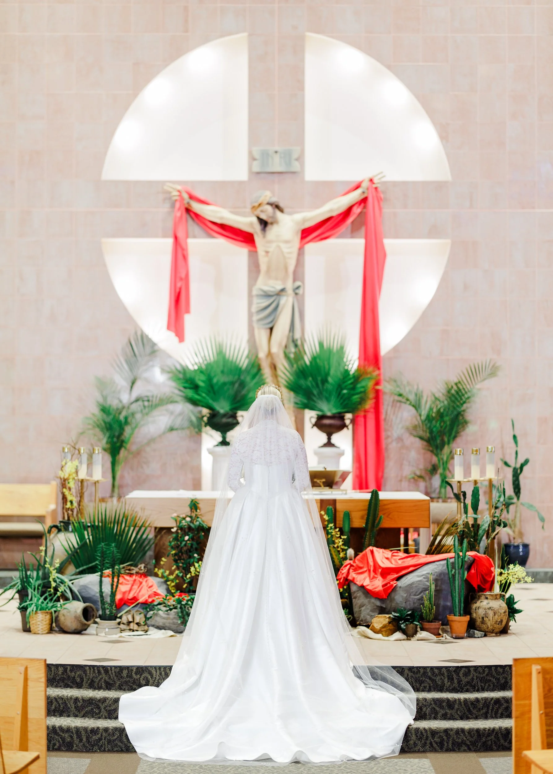 BridalPortrait_StMatthewCatholicChurch_CharlotteWeddingPhotographerNearby