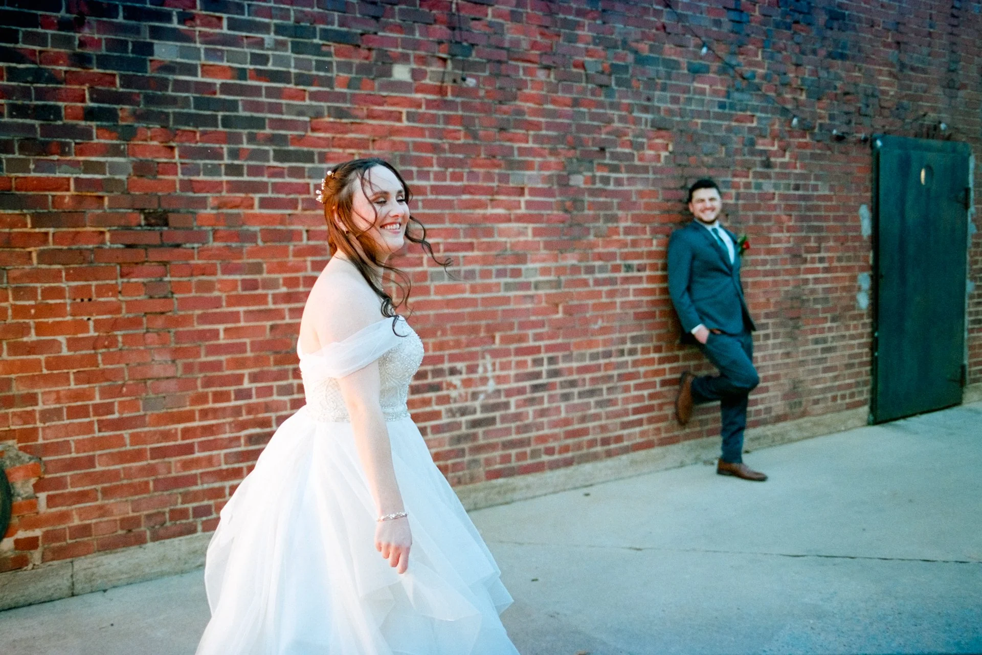 TheLongRoom_PlazaMidwood_CharlotteNCBestFilmWeddingPhotographers_ParksPictures_MichaelParks