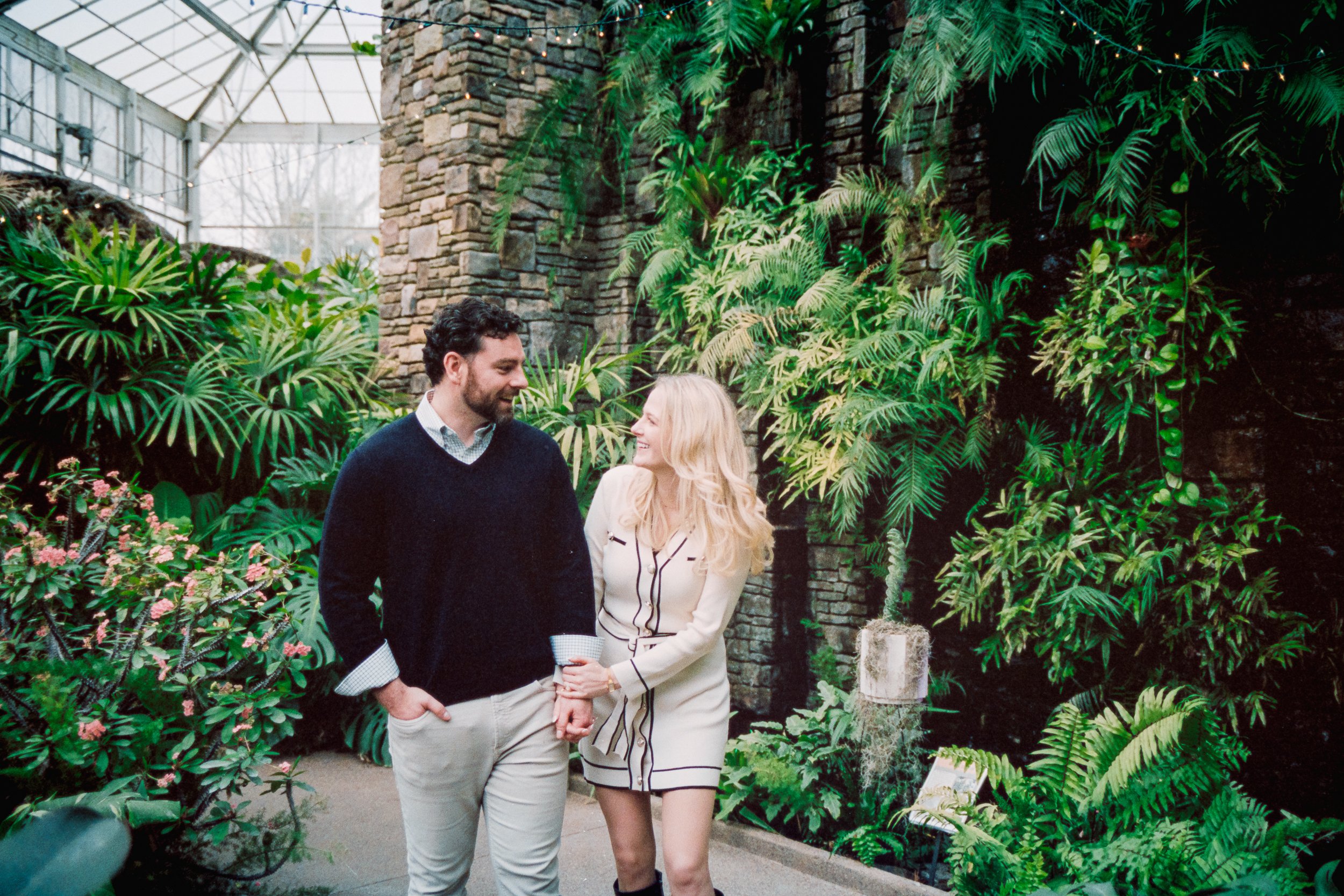 EngagedProposalProposingDanielStoweConservancyBelmontWilliamsonConservatory_ParksPictures