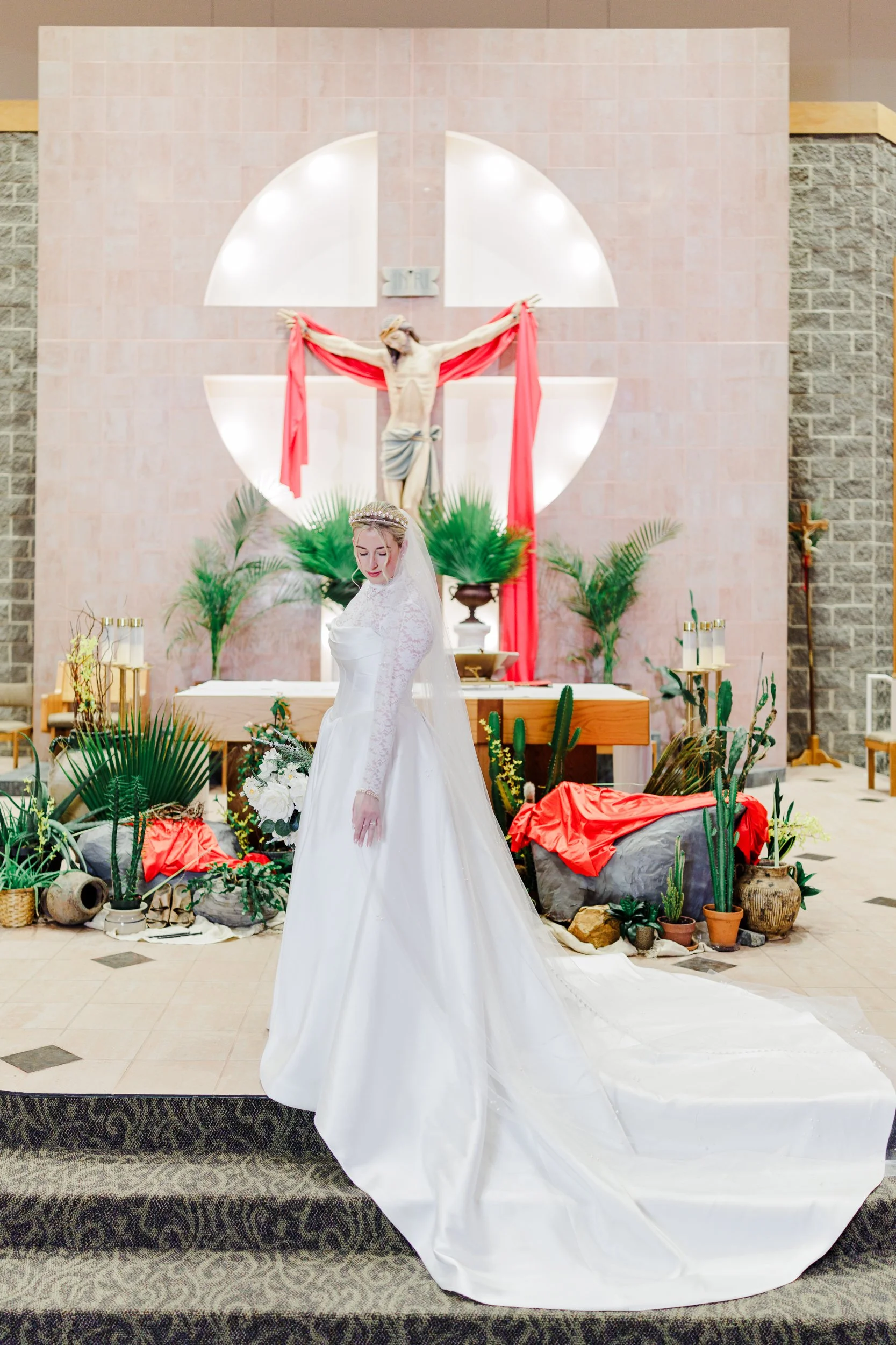 BridalPortrait_StMatthewCatholicChurch_CharlotteWeddingPhotographerNearby