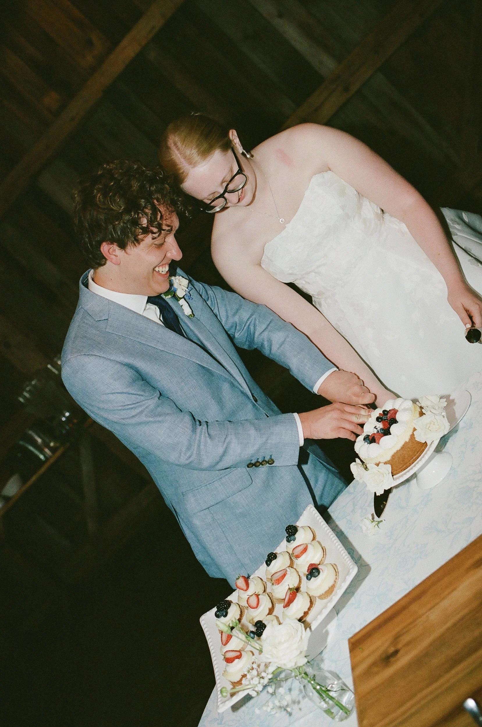 ClemsonAlumniWedding_RobertsonHomesteadRockHillSC_FilmPhotographer_ParksPictures