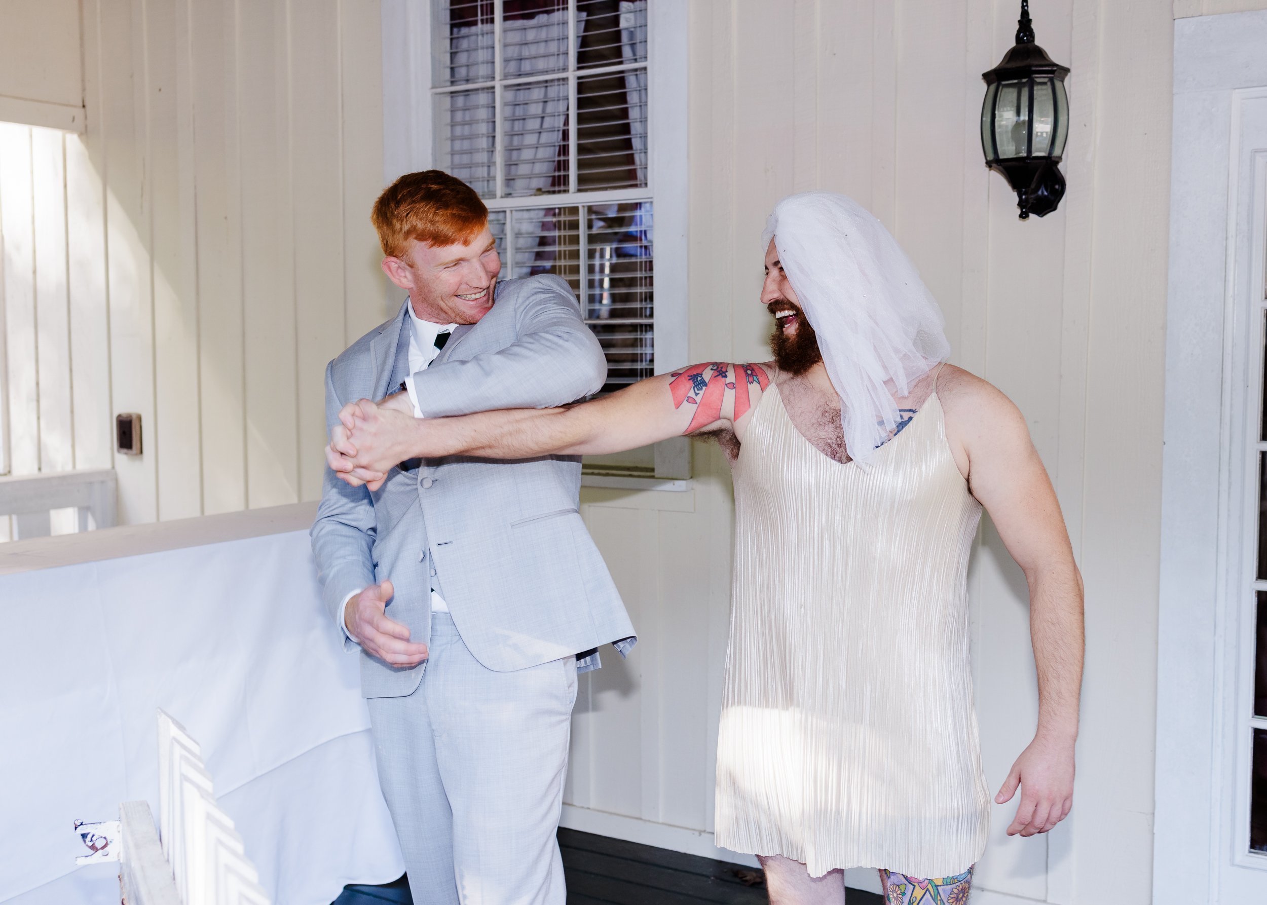 FirstLook_Funny_CharlotteNCWeddingPhotographers_ParksPictures