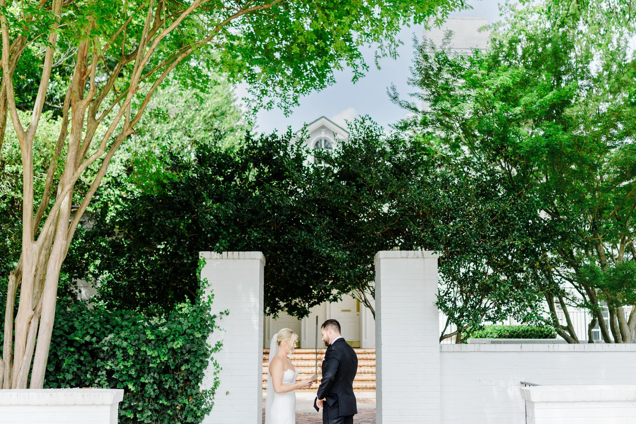 FirstLook_QuailHollowClubCharlotteNCWeddingPhotographers_ParksPictures