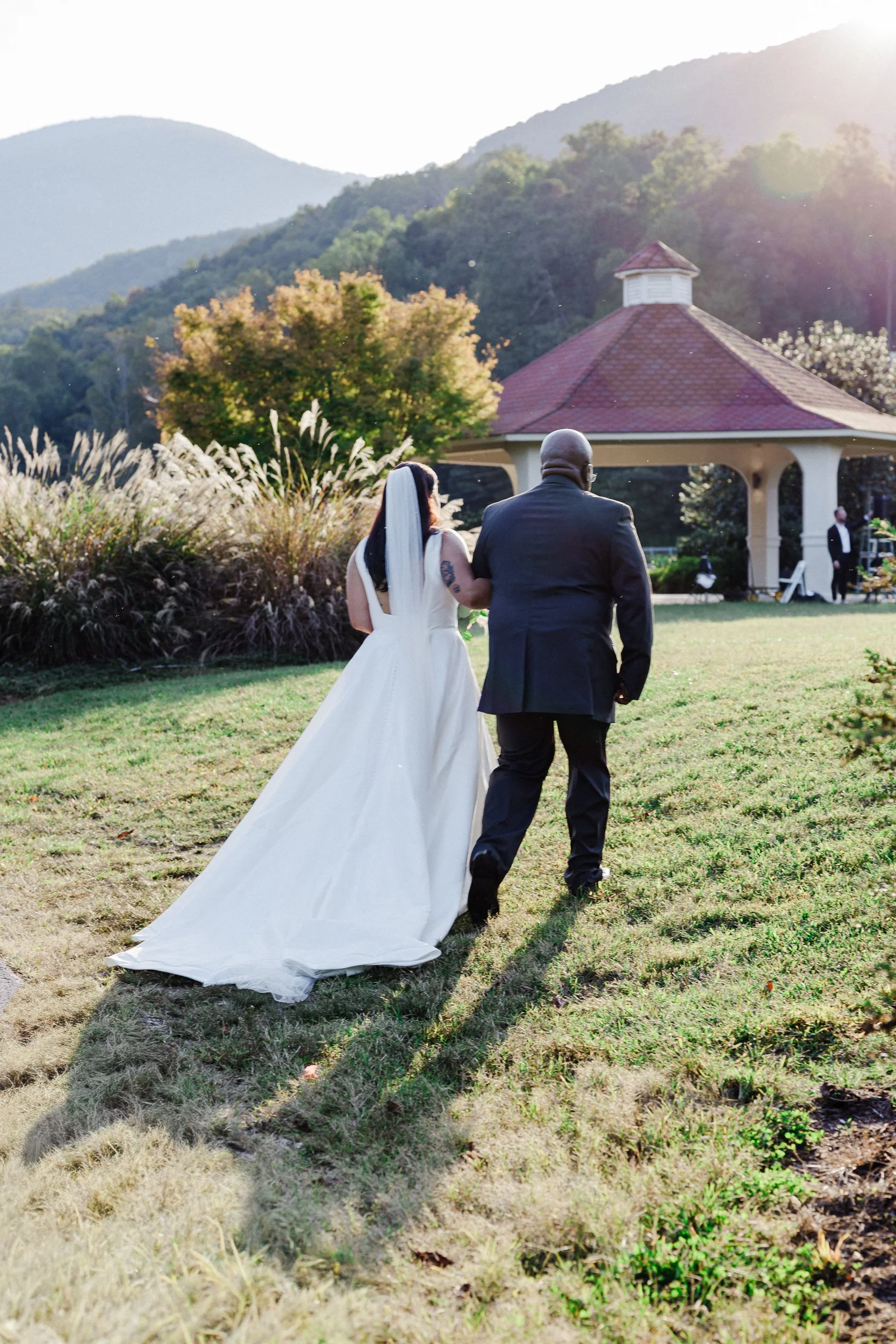 FilmWeddingPhotographersNearme_CharlotteWeddingPhotographers_ParksPictures_LakeLureInn