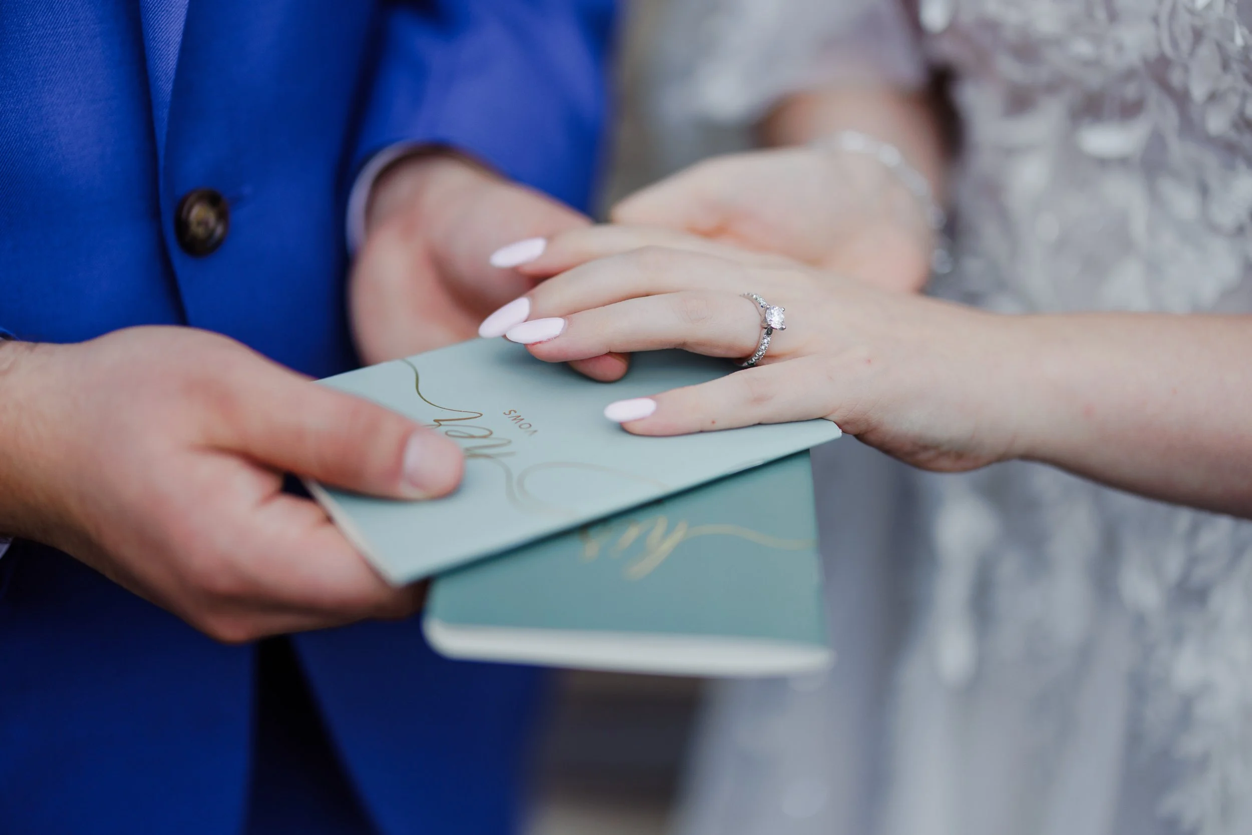 TheCollectorsRoom_CharlotteWeddingPhotographersNearby_ParksPictures_Film