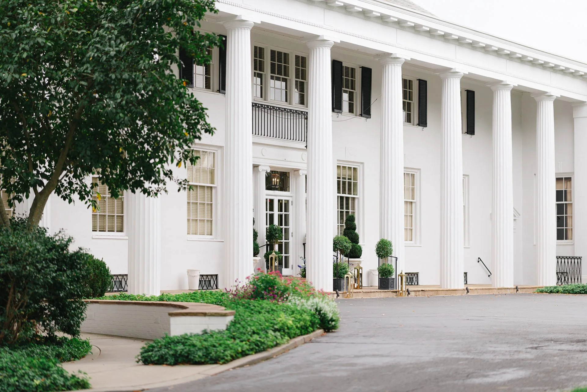 Charlotte Country Club wedding on golf course by best Charlotte Wedding Photographer ParksPictures