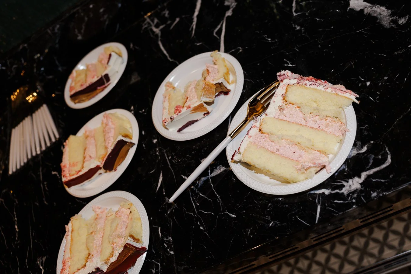 Wedding at Kingston South End by Charlotte wedding photographer ParksPictures
