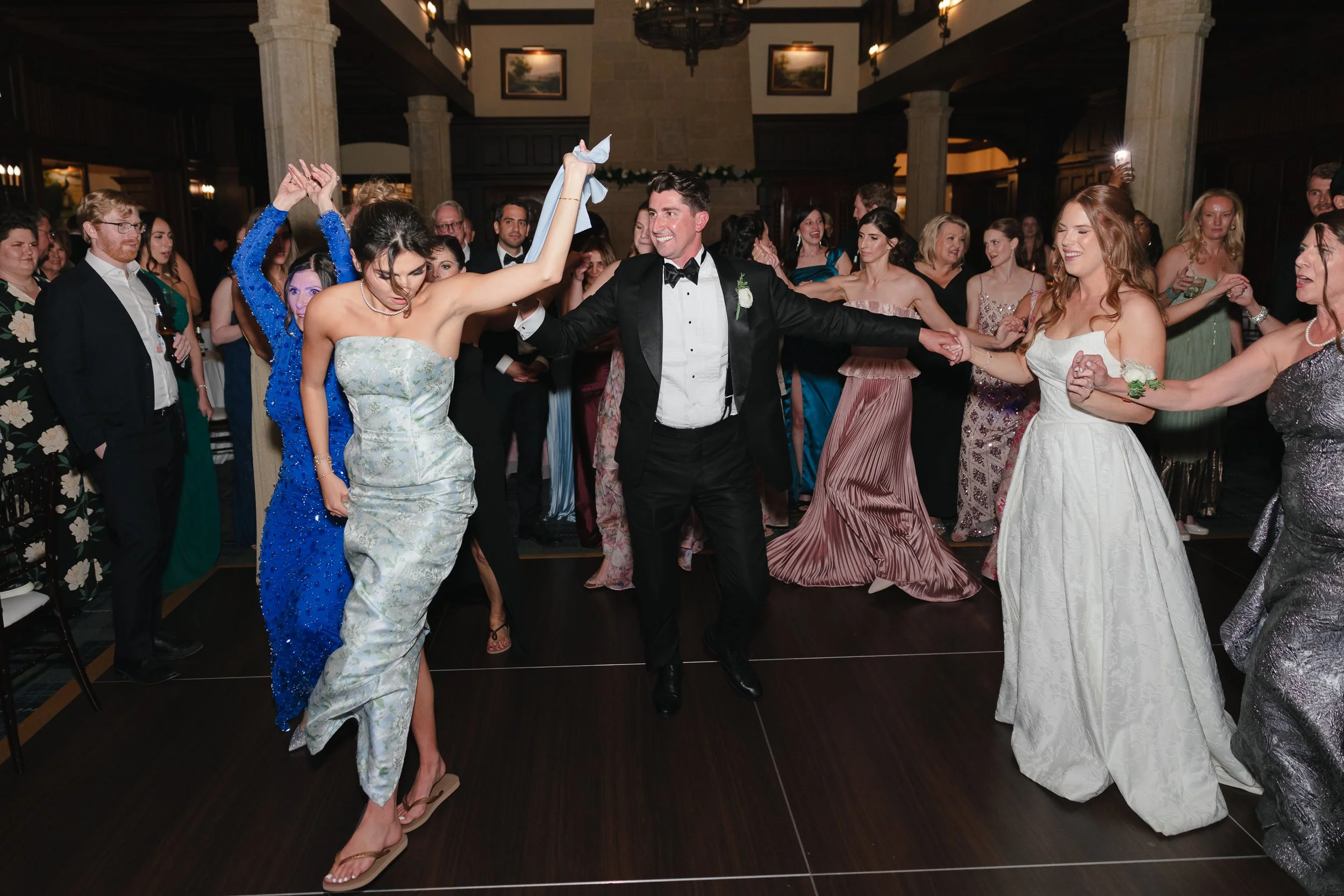 St.MatthewCatholicChurch_ClubAtLongview_CharlotteFilmWeddingPhotographer_ParksPictures