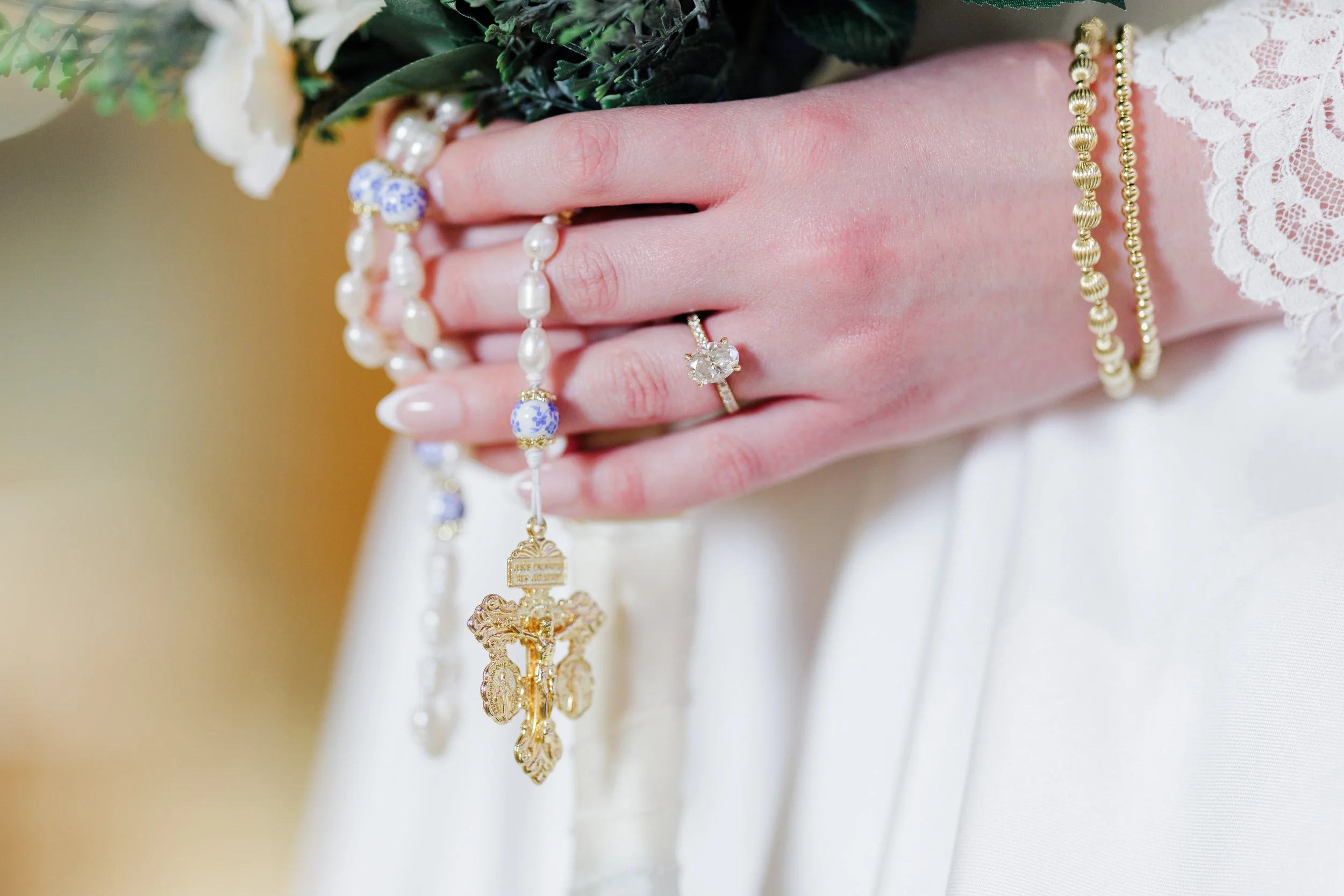 BridalPortrait_StMatthewCatholicChurch_CharlotteWeddingPhotographerNearby