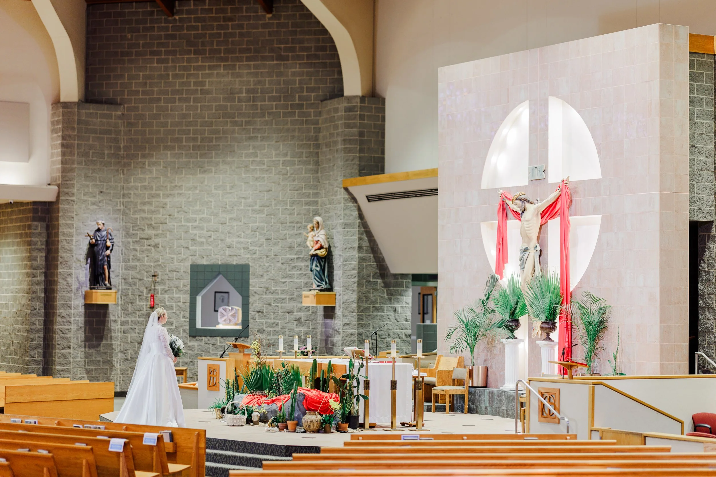 BridalPortrait_StMatthewCatholicChurch_CharlotteWeddingPhotographerNearby