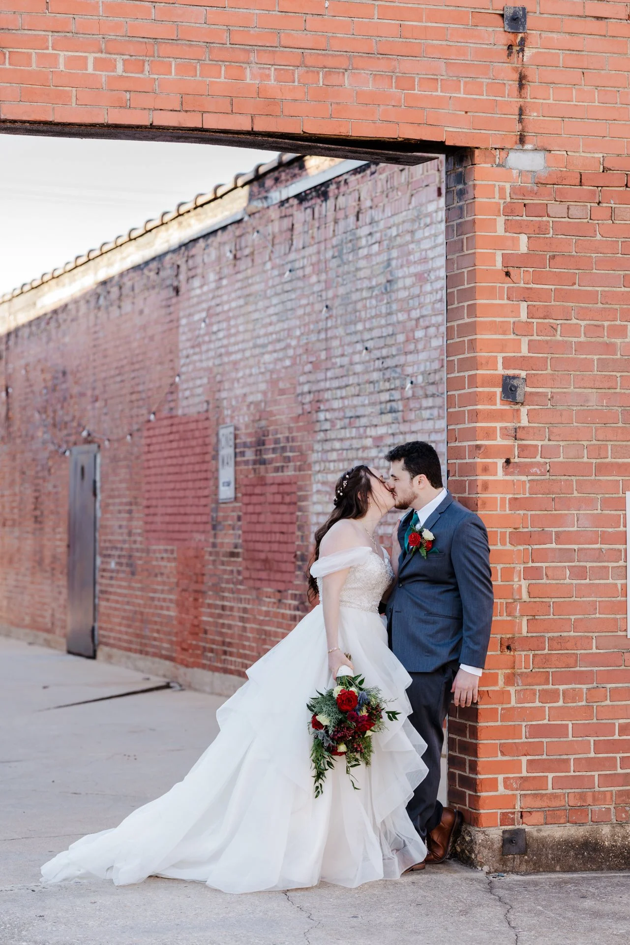 TheLongRoom_PlazaMidwood_CharlotteNCBestFilmWeddingPhotographers_ParksPictures_MichaelParks