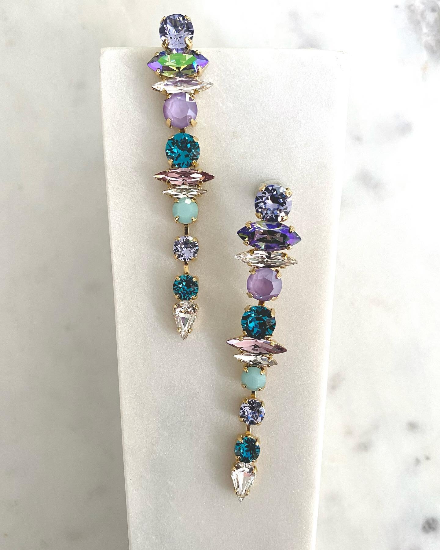 Our stunning &bull; M Y T H O S &bull; drop earrings are made in many colour-ways 💙💜💚🧡&hearts;️