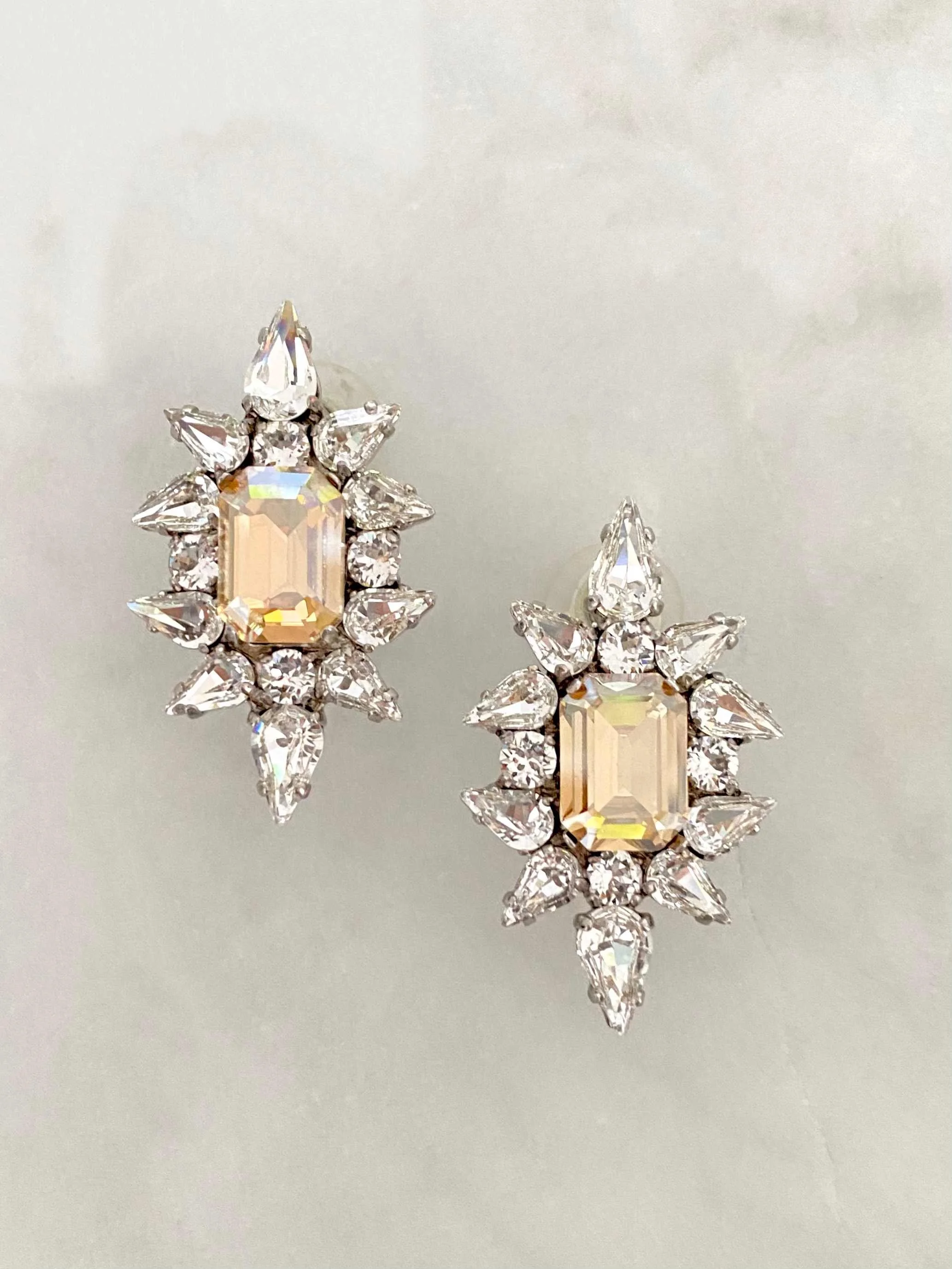 Ophelia Stud Earrings (golden shadow)
