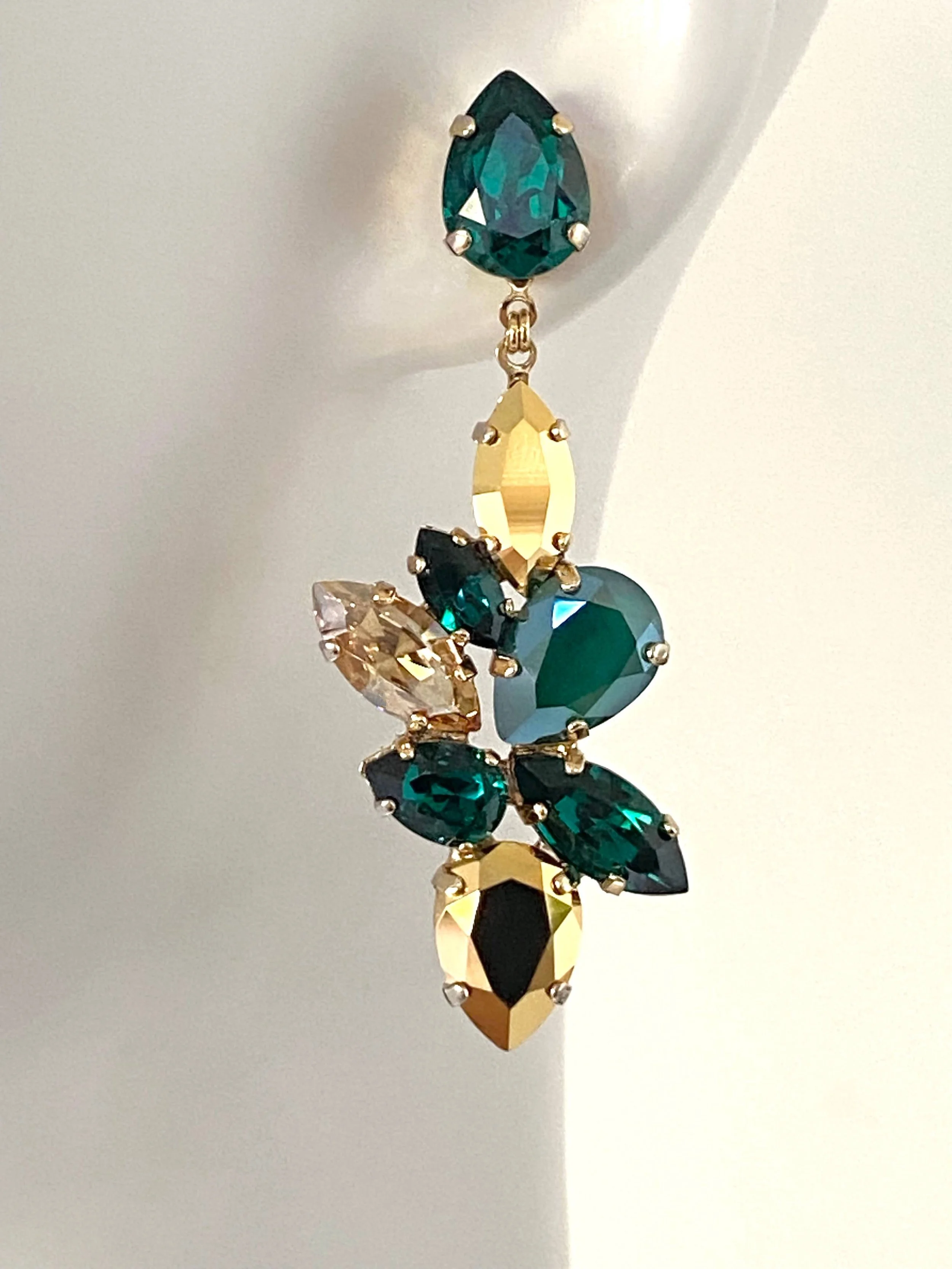 Stones Of Atlantis Mykonos Drop Earrings in emerald aurum on head