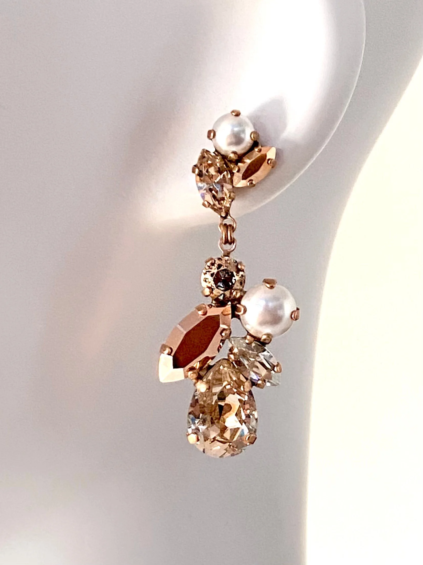 Stones Of Atlantis Livadi Drop Earrings in nudes on head