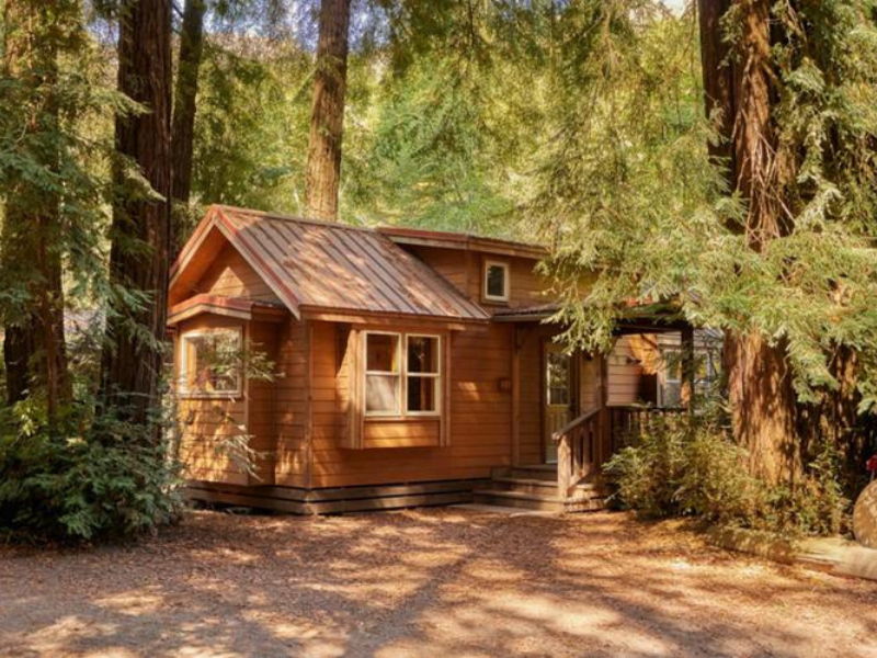 1 Bedroom with Loft and River View Exterior