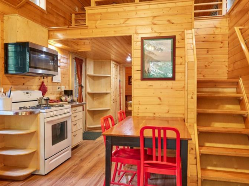 1 Bedroom Loft with River View Interior of Loft