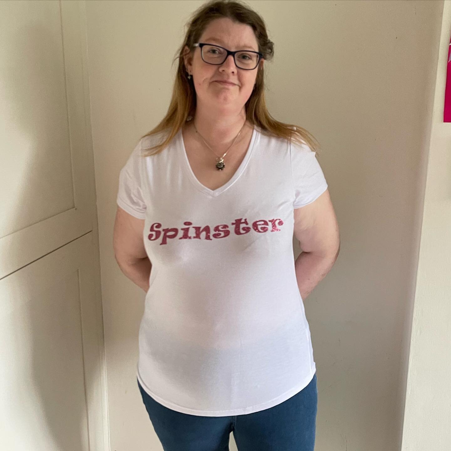 The new shirt I made!  I may make a few for the shop if enough interest. The vinyl is pink sparkly but I can use any colour vinyl people want. 

I love it!!!

#handspinning #handspun #handspunyarn #spinstagram #knitstagram #spinningfiber #spinningadd