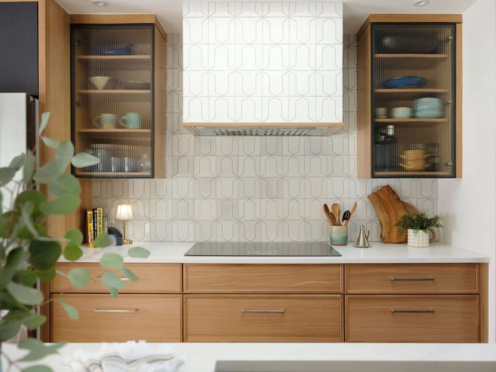 Award_SOBOHomes-Kitchen-Cabinet-Backsplash-Detail-2.jpg