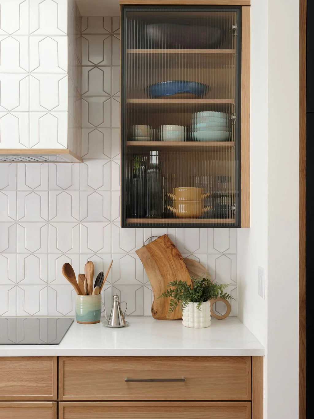 Award_SOBOHomes-Kitchen-Cabinet-Backsplash-Detail.jpg