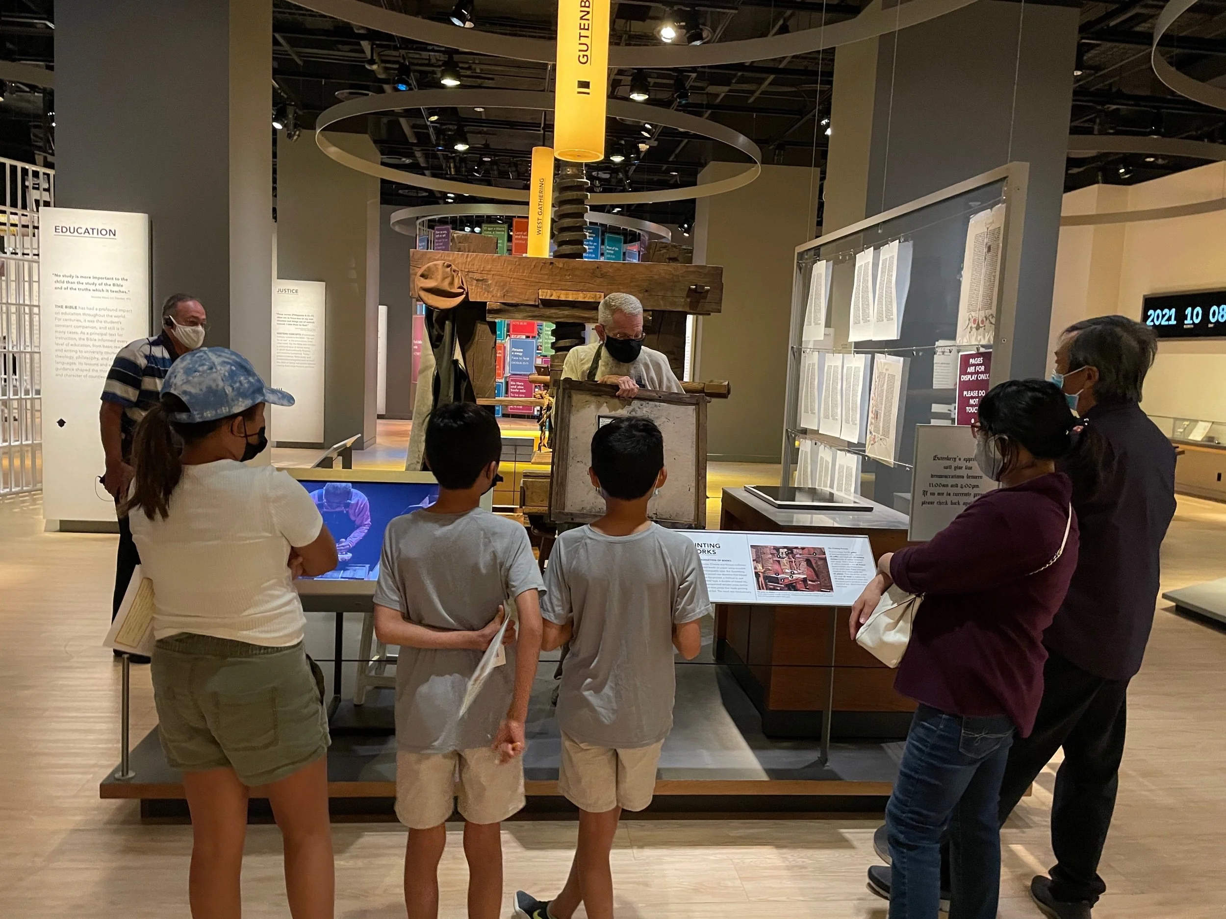  The Bible Museum. 