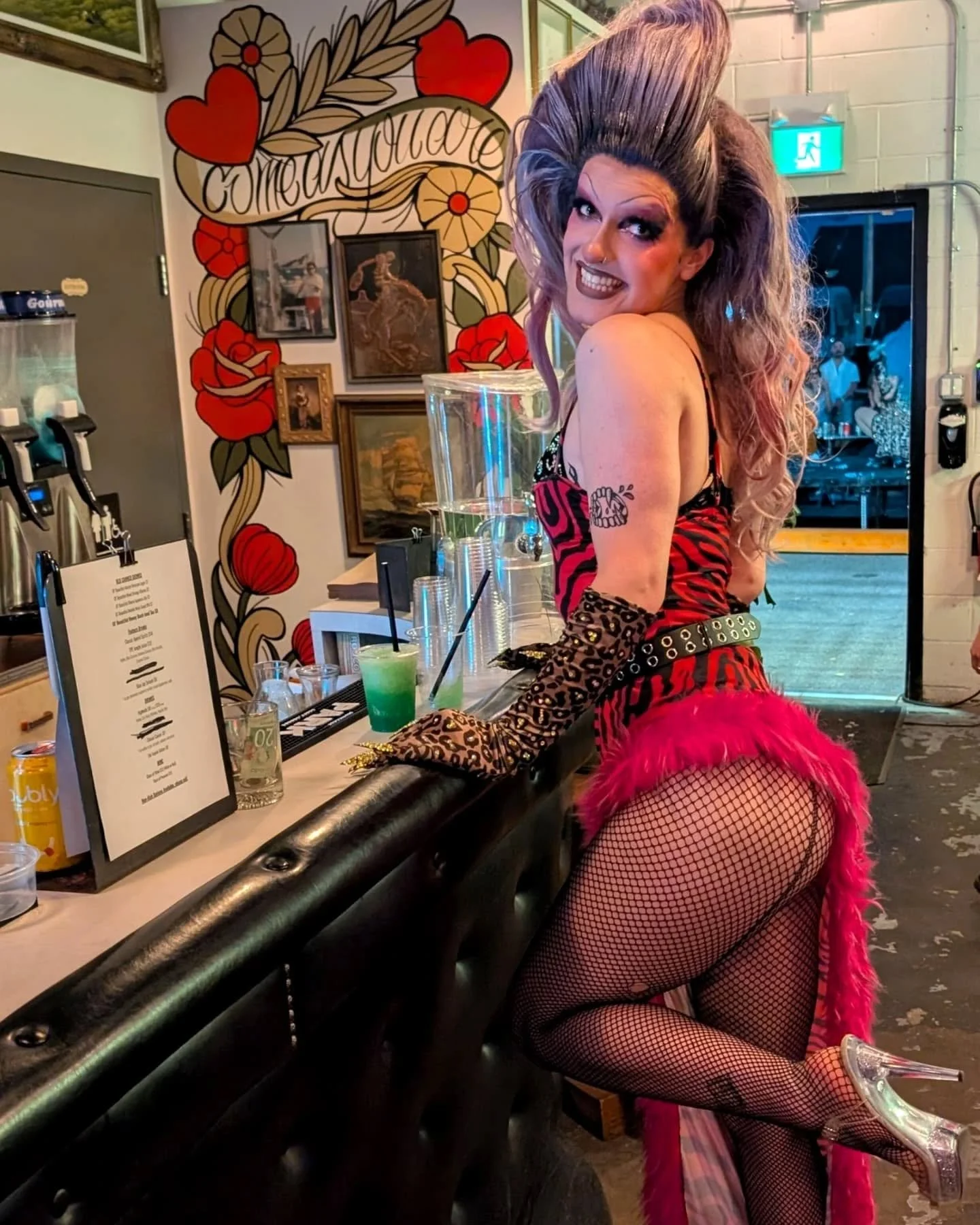 Not a contest, BUT our Saturday night was more fun that yours! 🤷&zwj;♀️🤷&zwj;♂️ We had a blast being the venue for our pals @ol_beautifulbrewingco and their annual Pride Drag Show, organized and hosted by the one and only @queenvaleriehunt!

We onl