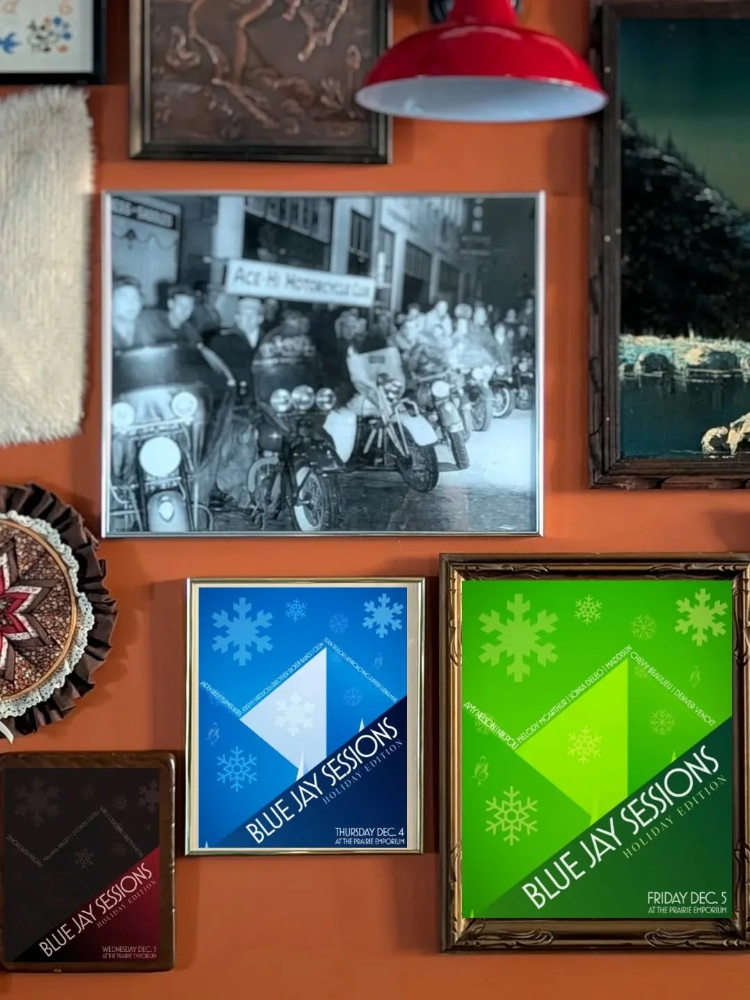 Which night of Blue Jay Sessions are you coming to this week? Whether you're looking for some holly-jolly or a little jingle-jangle, we guarantee you'll find it this Wed, Thurs of Fri night at TPE!

ℹ️ More info and ticket link found in our bio.

(Wo