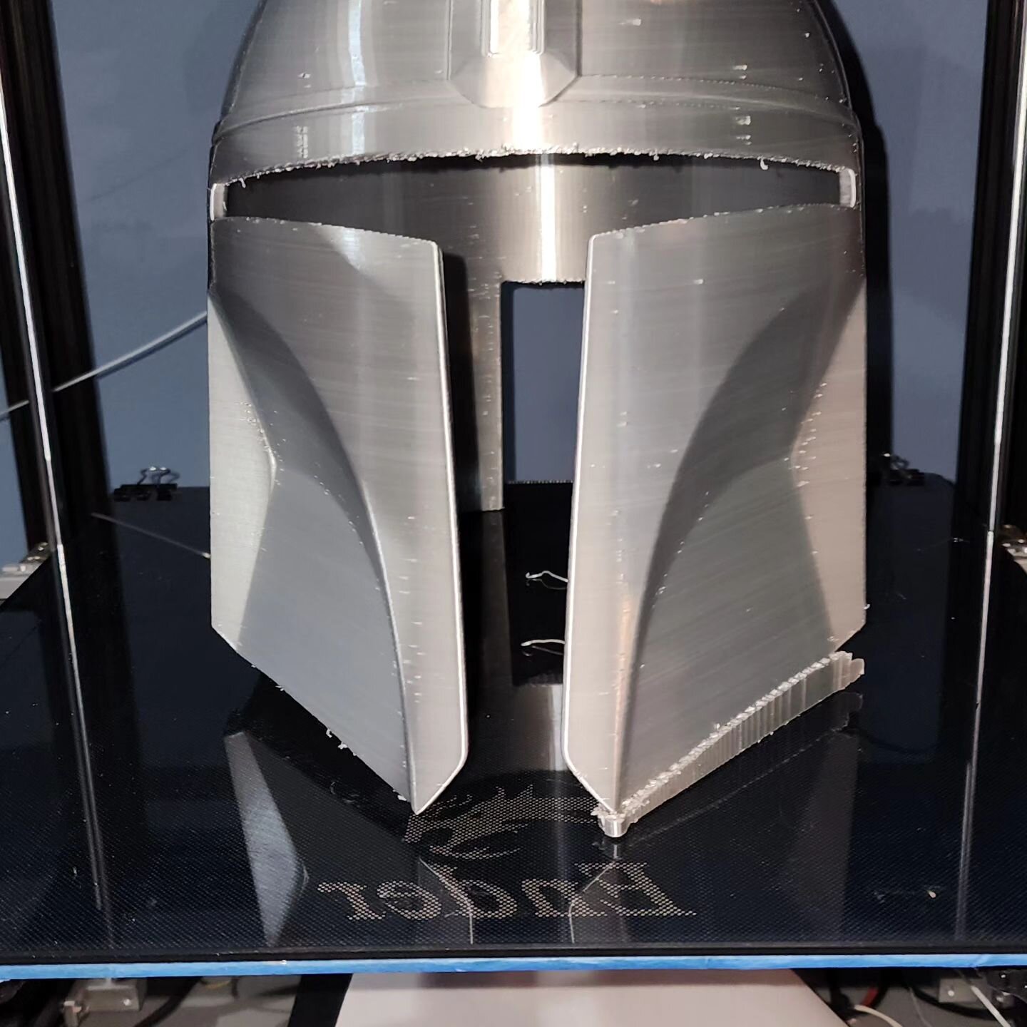 I have had this printer for 3 years and never done a Mandolorian helmet.  Guess it's time to fix that oversight. It is not  fully cleaned up, but I thought I would  share. Some might say... this is the way

#mandolorian #creality #crealityender5plus 